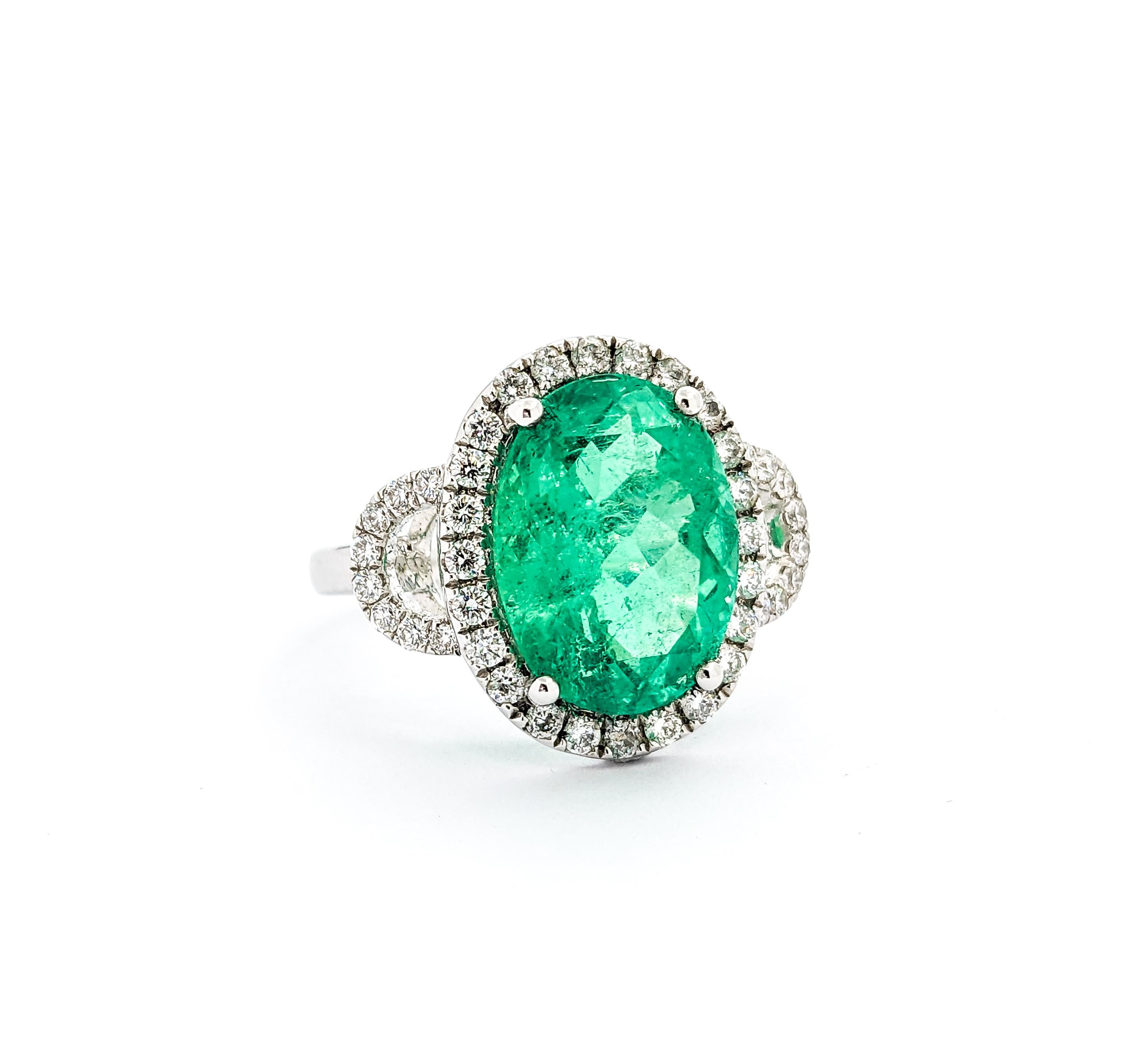 5.44ct Emerald & .59ctw Diamonds Ring In White Gold For Sale 2