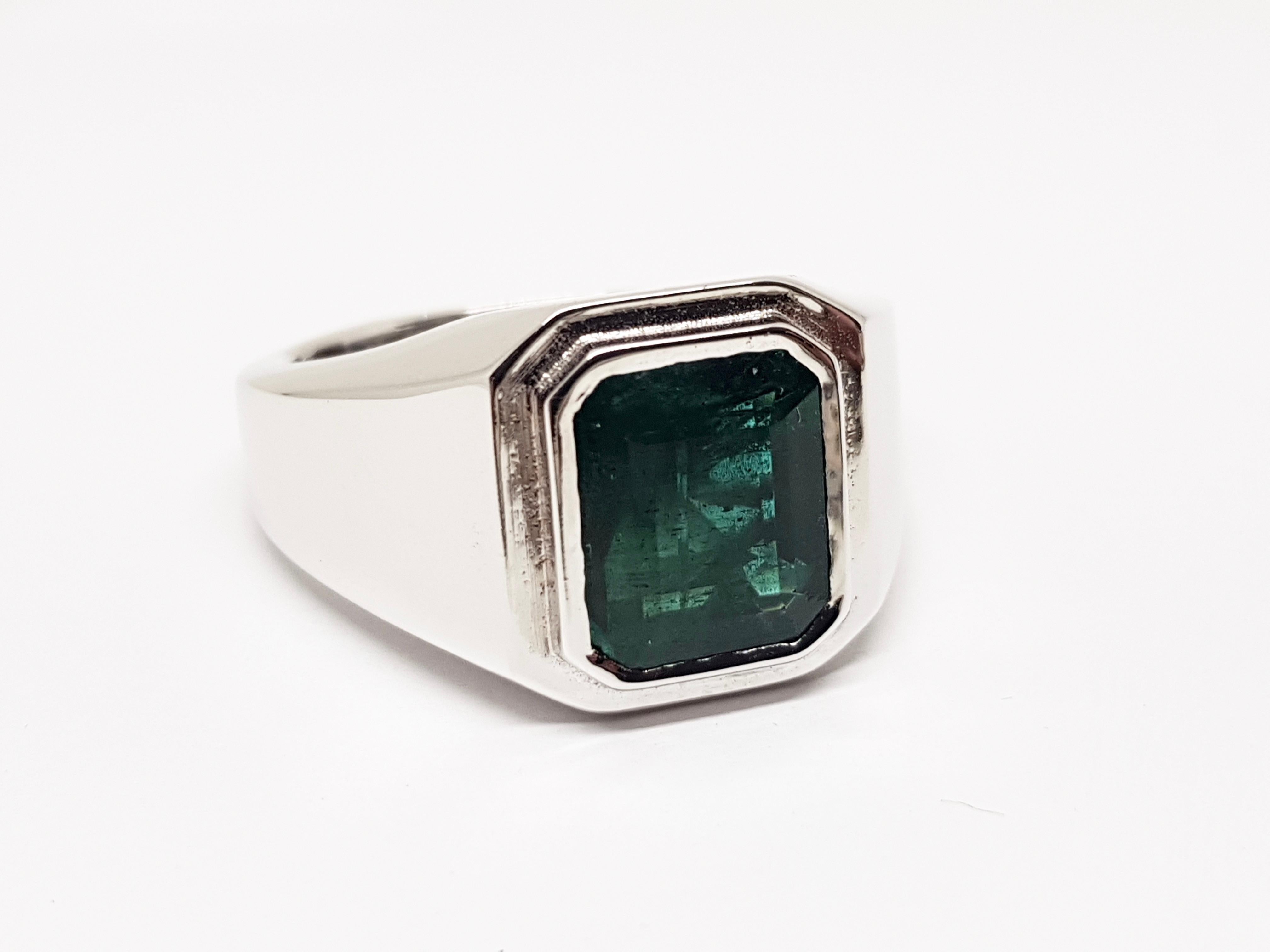 5.45 Carat IGI Certified White Gold Diamond Emerald Men's Ring In New Condition In Antwerp, BE