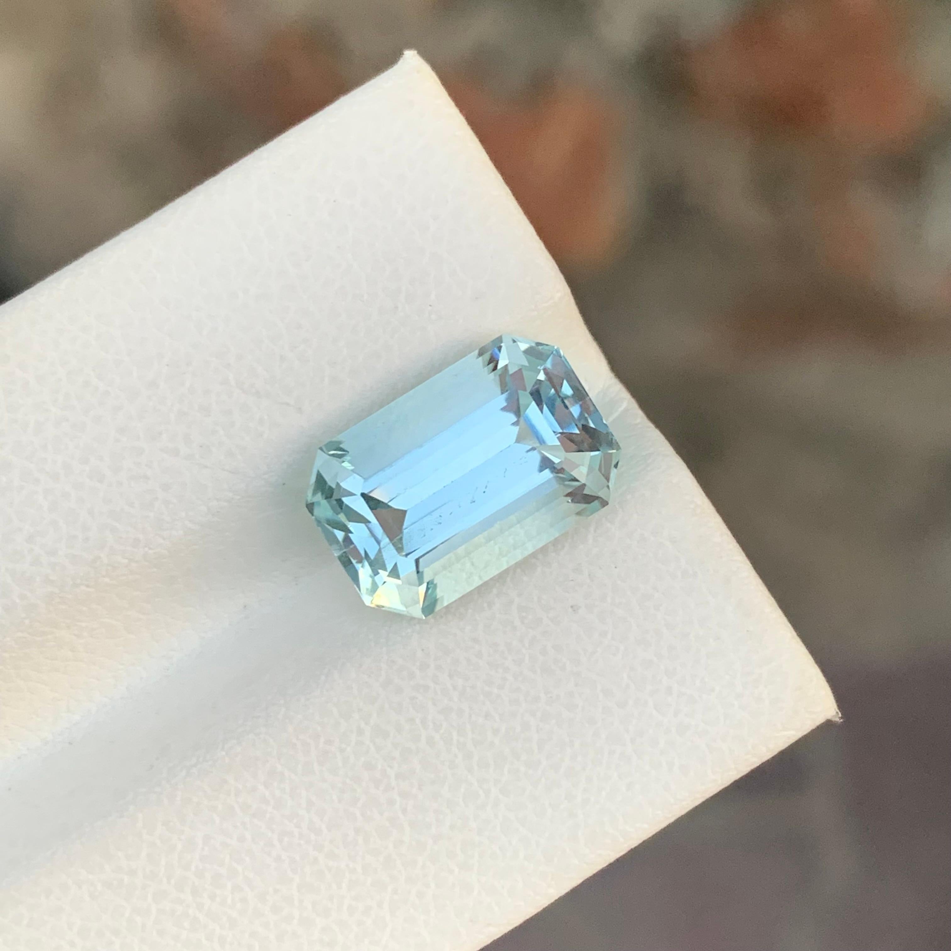 Arts and Crafts 5.45 Carat Natural Faceted Aquamarine Emerald Shape Gemstone For Sale