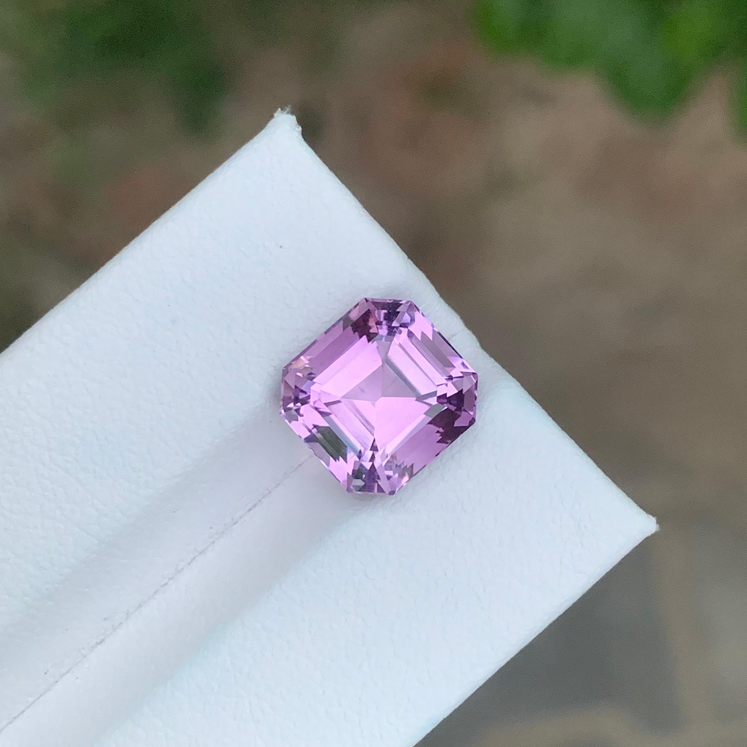 Women's or Men's 5.45 Carat Natural Loose Amethyst Octagon Shape Gemstone For Sale