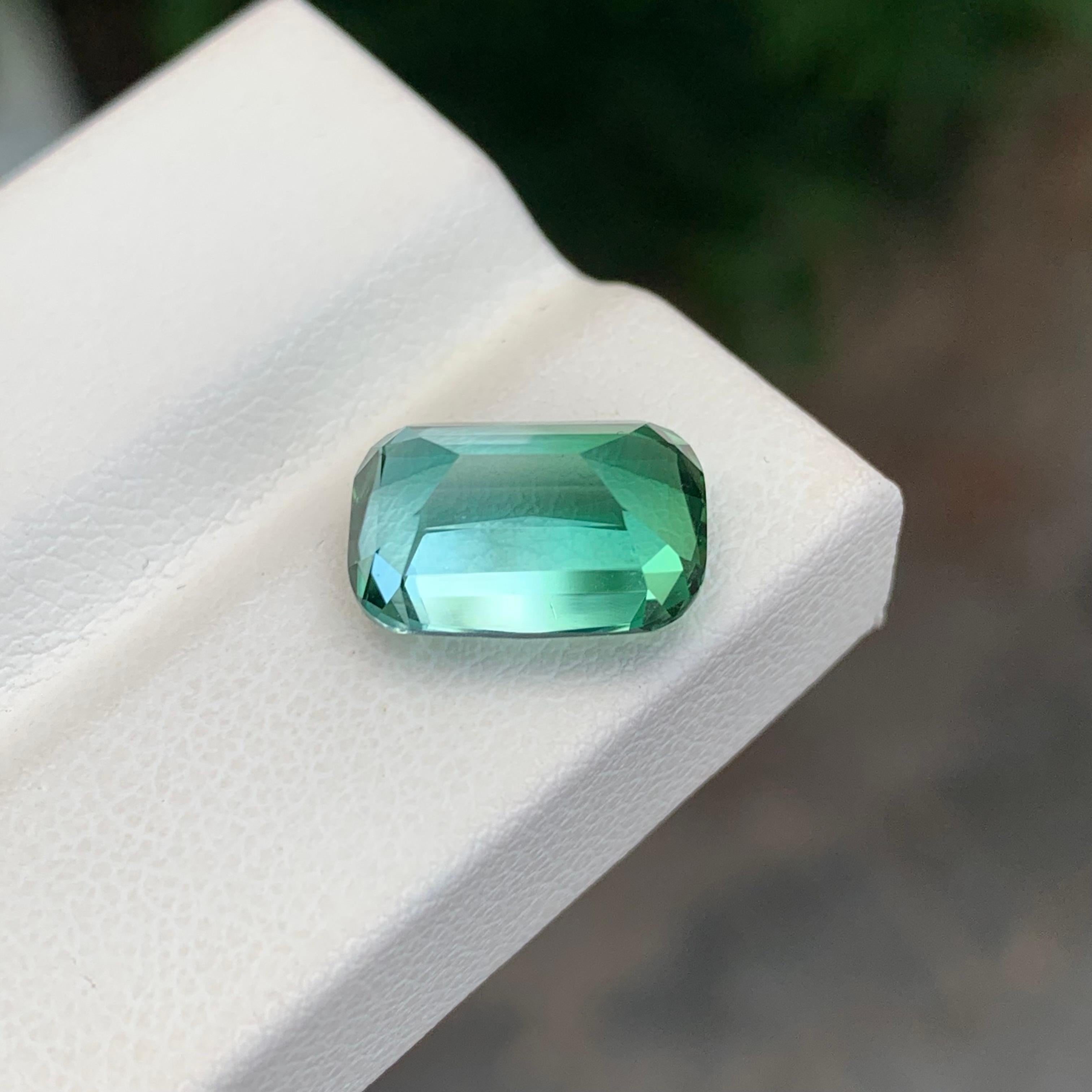 Top Quality 5.45 Carats Natural Loose Bicolor Seafoam Tourmaline en vente 5