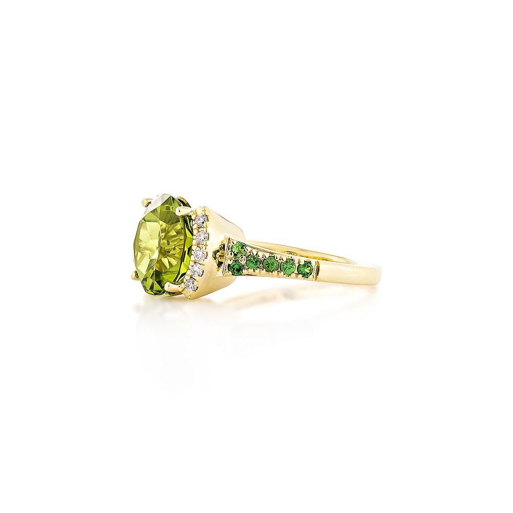 Round Cut Sunita Nahata Peridot  5.45ct. Fancy Ring in 18KYG with Tsavorite & Diamond. For Sale