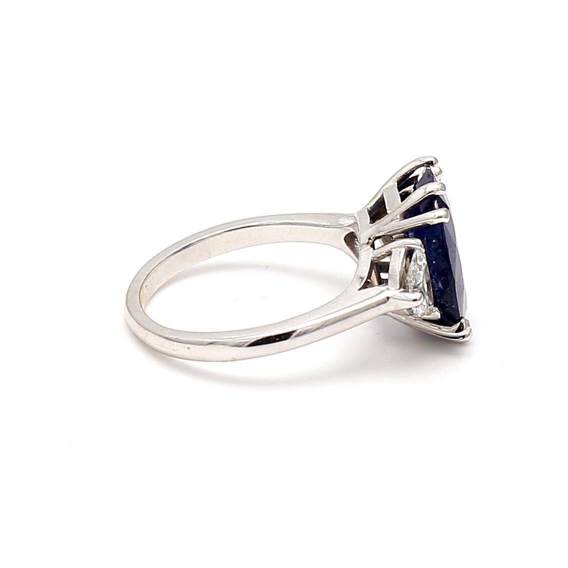 5.45 Carat Sapphire 0.70 Carat Half Moon Shape Diamond 18K White Gold Ring In Good Condition For Sale In New York, NY
