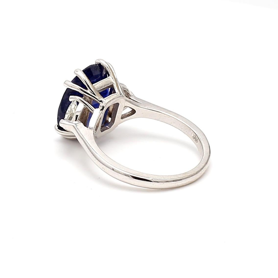 5.45 Carat Sapphire 0.70 Carat Half Moon Shape Diamond 18K White Gold Ring For Sale 2