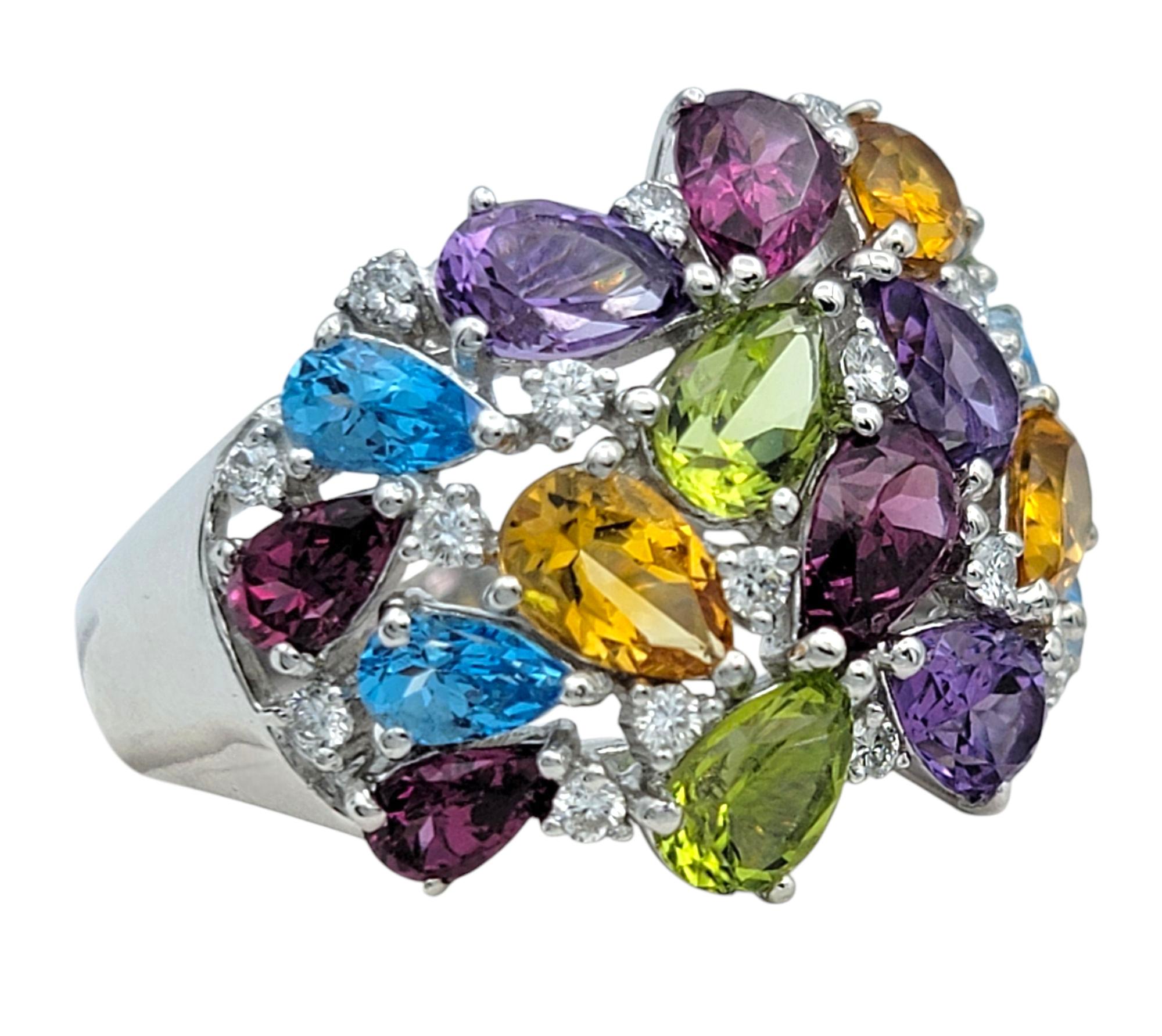 Contemporaneo Anello Cocktail Multi Pear Gemstone Cluster da 5,45 carati totali, oro bianco 18 carati in vendita