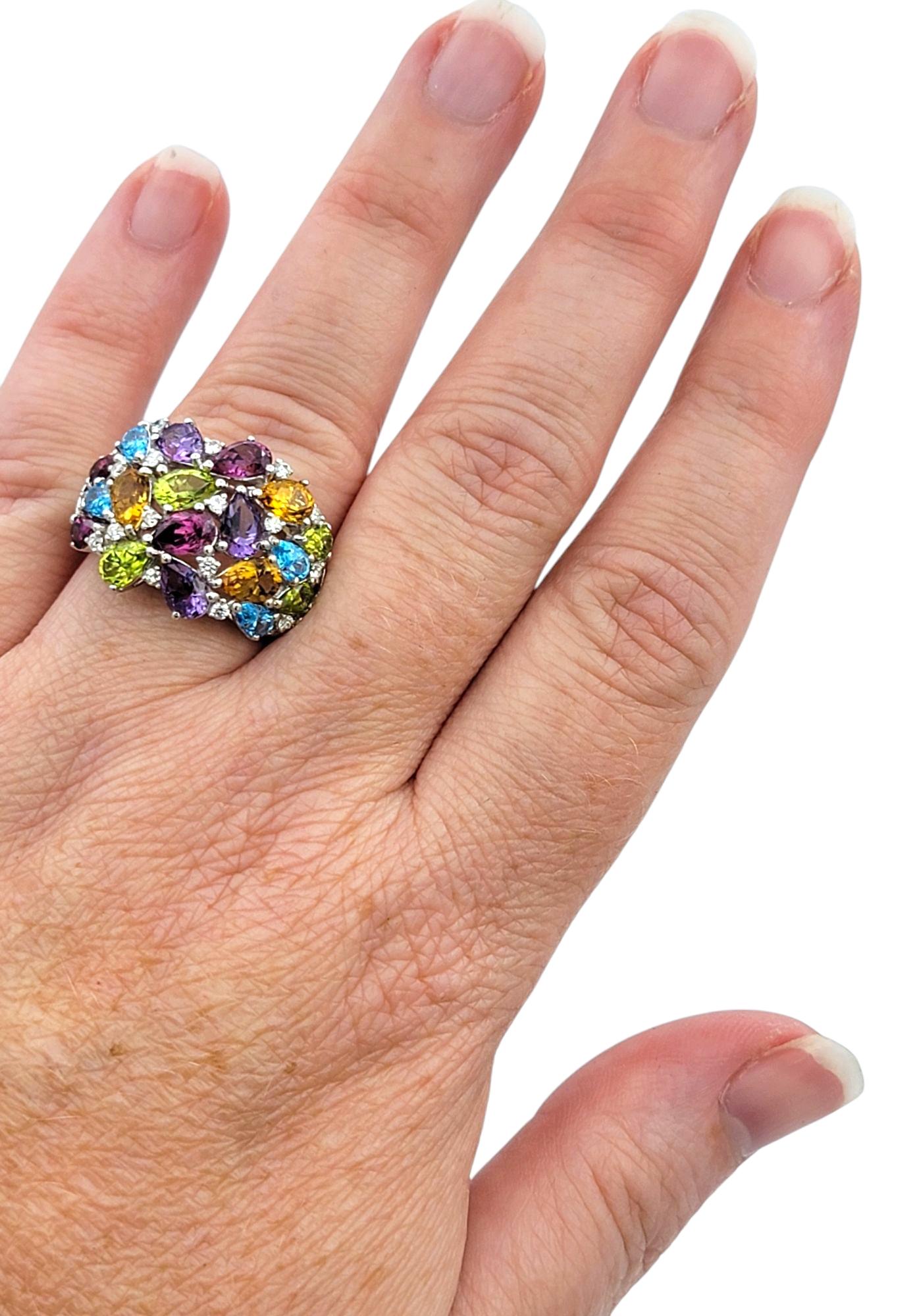 Anello Cocktail Multi Pear Gemstone Cluster da 5,45 carati totali, oro bianco 18 carati in vendita 1