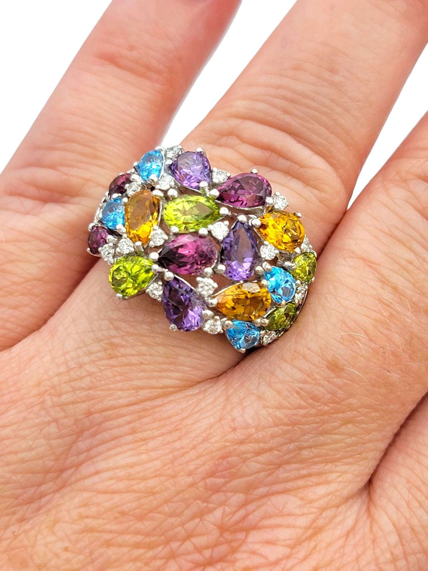 Anello Cocktail Multi Pear Gemstone Cluster da 5,45 carati totali, oro bianco 18 carati in vendita 2