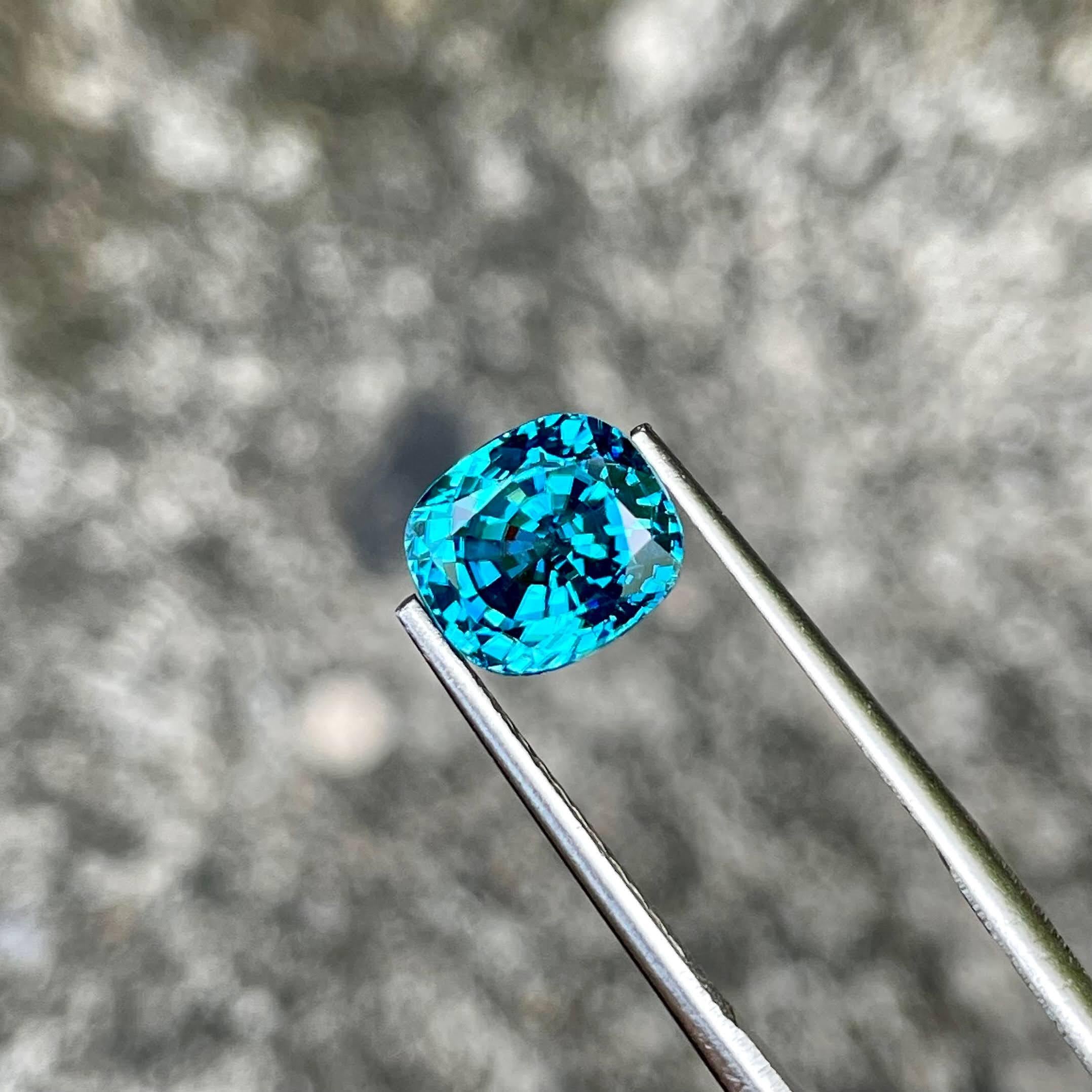 5.45 carats Blue Zircon Stone Cushion Cut Natural Cambodian Gemstone In New Condition For Sale In Bangkok, TH
