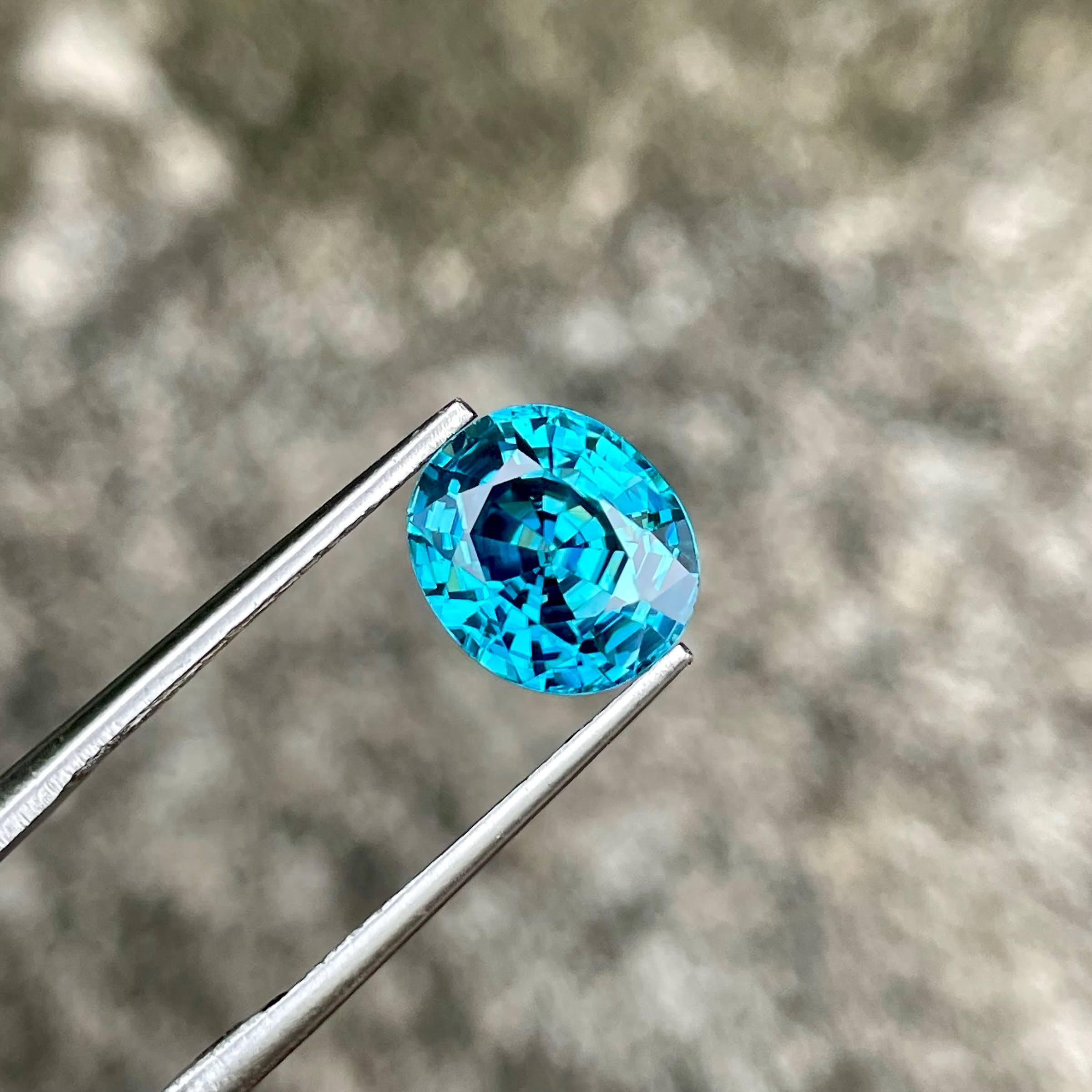 5.45 carats Loose Blue Zircon Stone Oval Cut Natural Cambodian Gemstone In New Condition For Sale In Bangkok, TH
