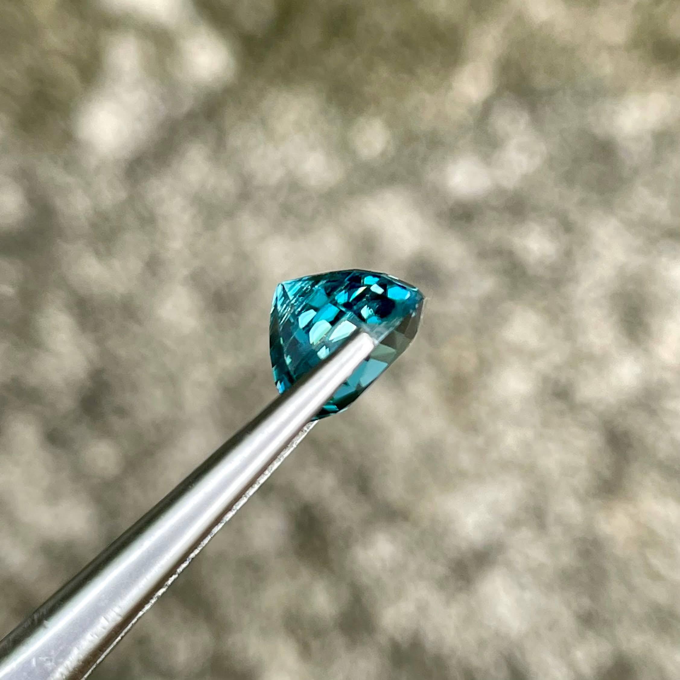 5.45 carats Loose Blue Zircon Stone Oval Cut Natural Cambodian Gemstone For Sale 1