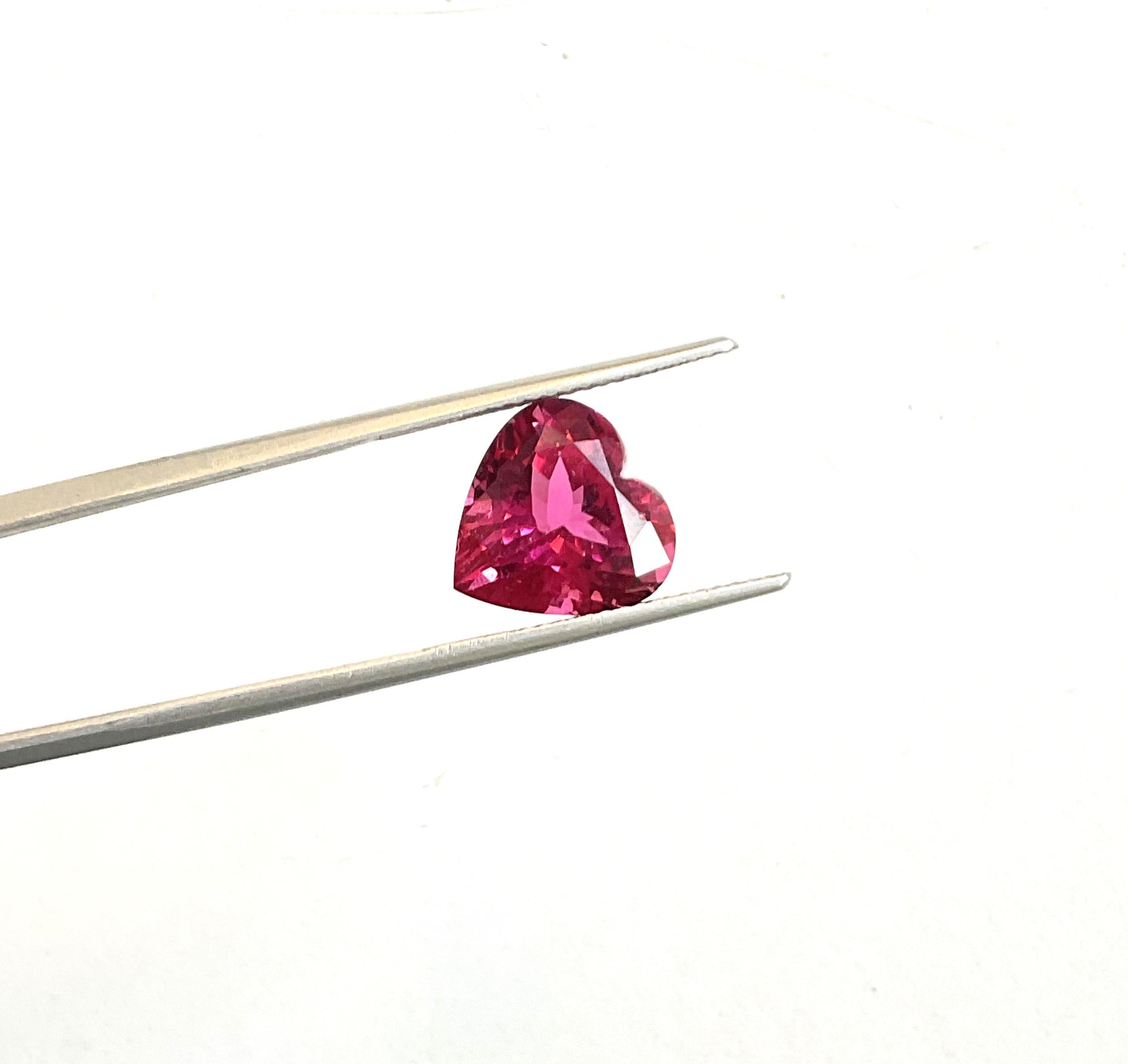 5.45 Carats Rubellite Tourmaline Heart Cut Stone For Jewelry Natural Gemstone For Sale 3