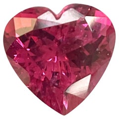 Pierre précieuse naturelle taille cœur de 5,45 carats de tourmaline rubellite pour bijoux