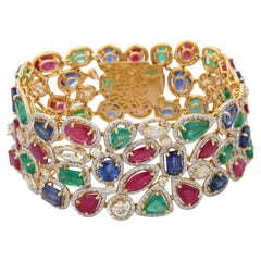 54,5 cts Esmeralda Rubí Zafiro Brazalete en Oro Amarillo de 18 quilates con Diamantes