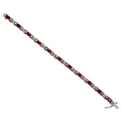 Armband aus 14 Karat Weißgold mit 5,45 Karat Rubin und Diamant