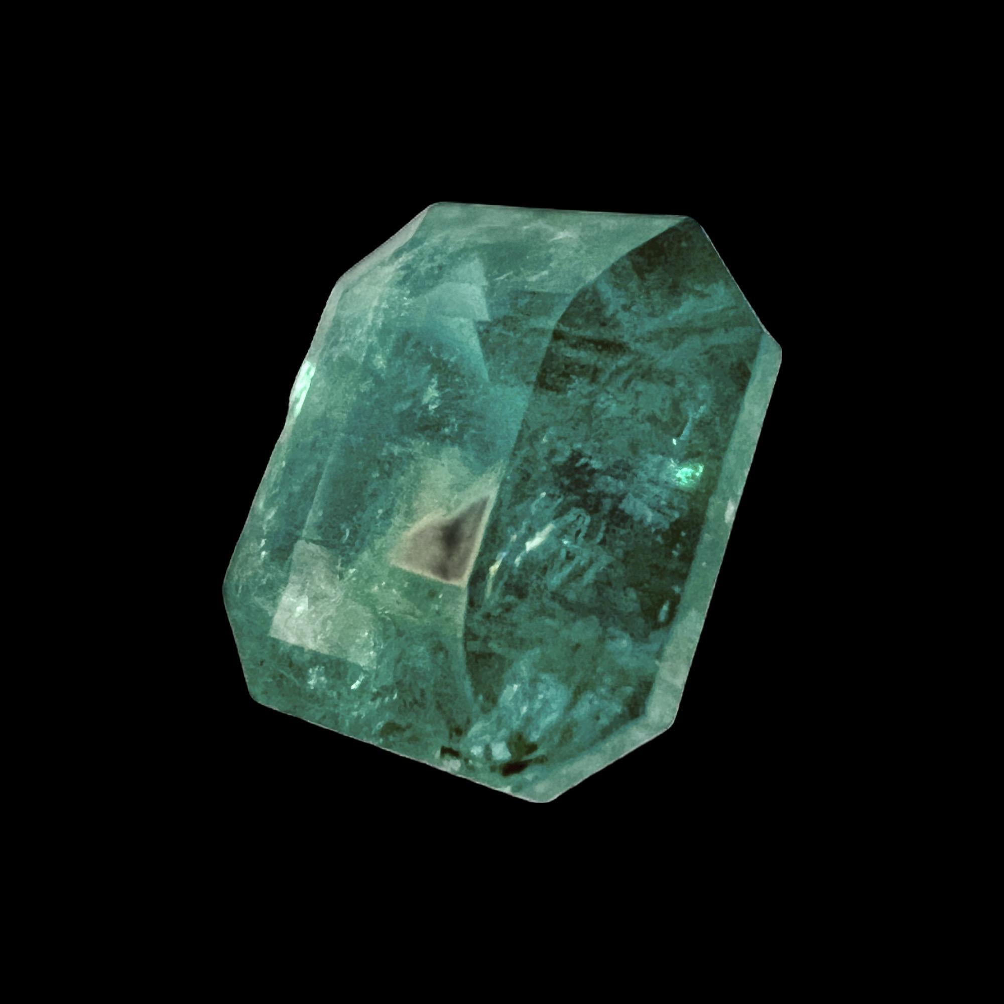 Artisan 5.45ct NON-OILD Emerald Cut Natural EMERALD Gemstone (pierre précieuse) en vente