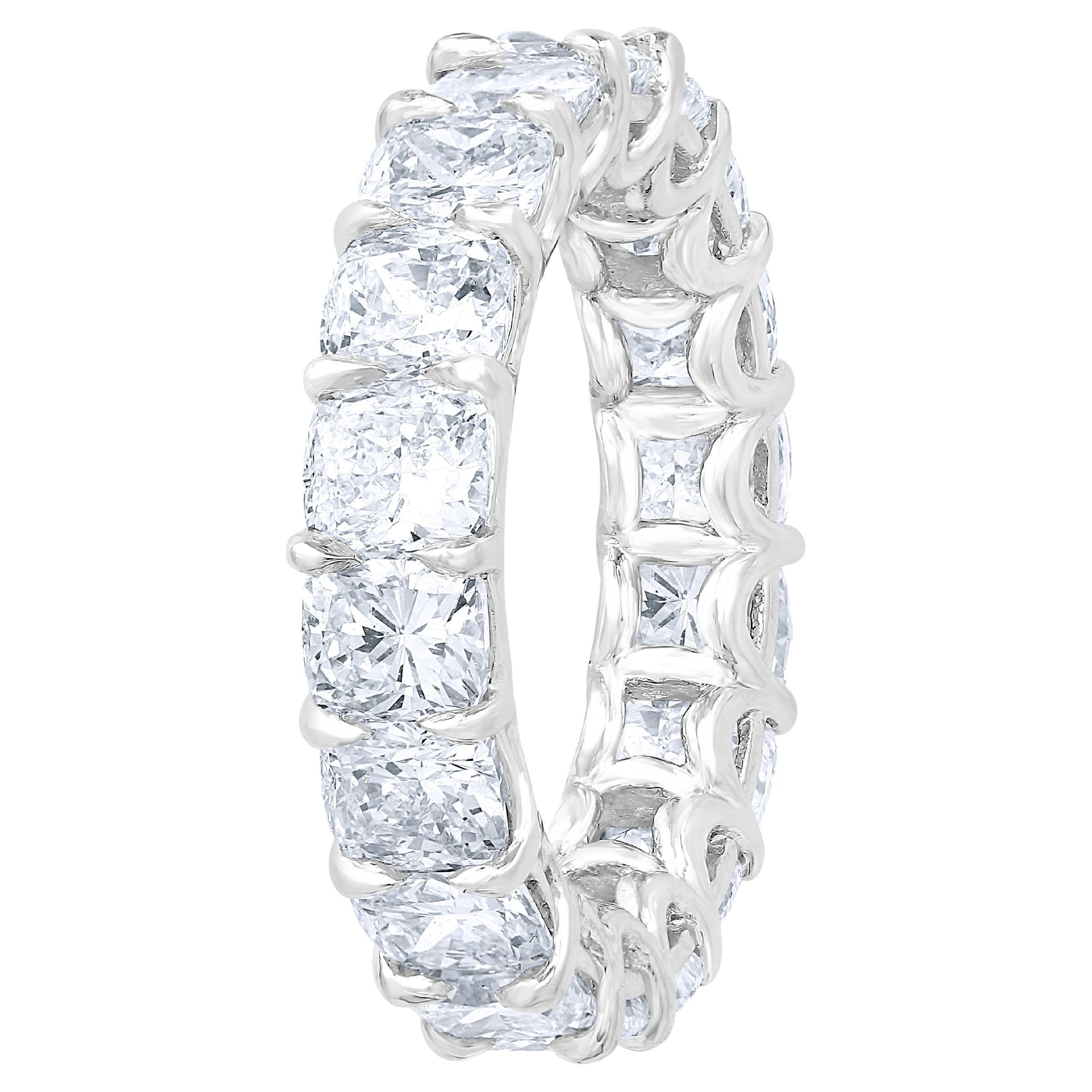 Anillo eterno de 5.46 quilates con talla cojín