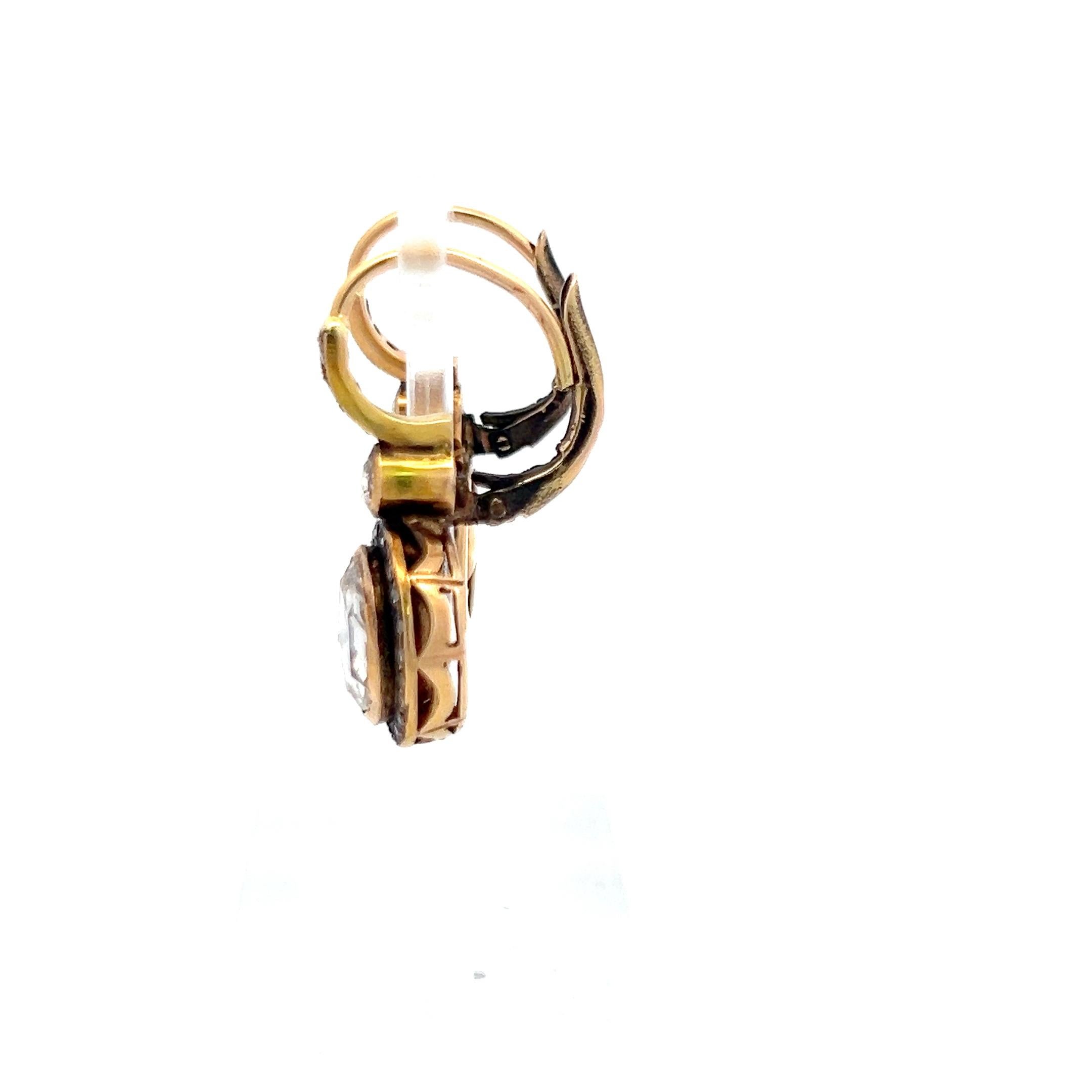 Boucles d'oreilles à clip en or jaune 18K de 5,46 carats de diamants ronds et taillés en rose Bon état - En vente à New York, NY