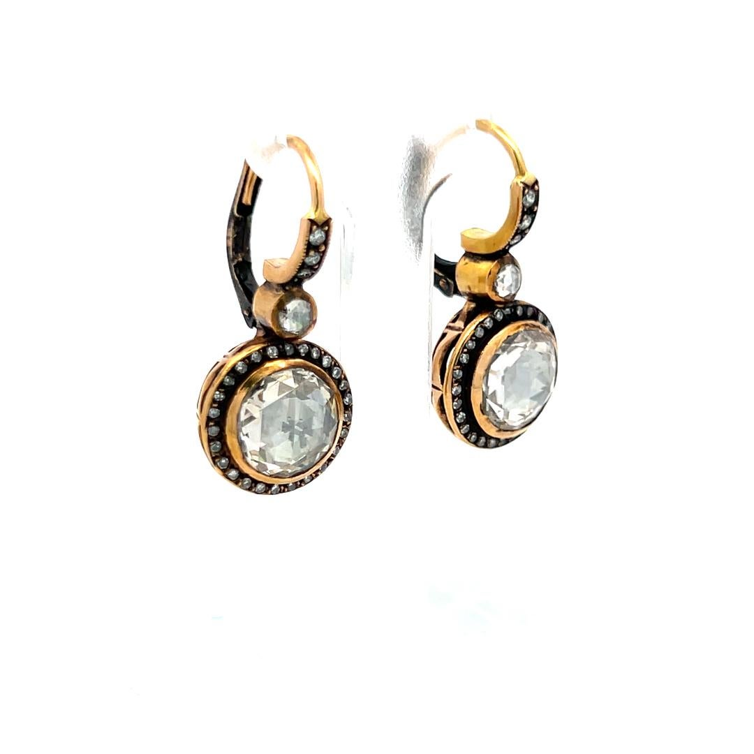Boucles d'oreilles à clip en or jaune 18K de 5,46 carats de diamants ronds et taillés en rose en vente 2