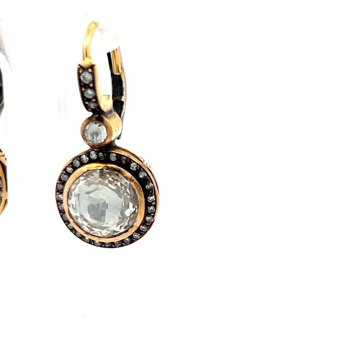 Boucles d'oreilles à clip en or jaune 18K de 5,46 carats de diamants ronds et taillés en rose en vente 3