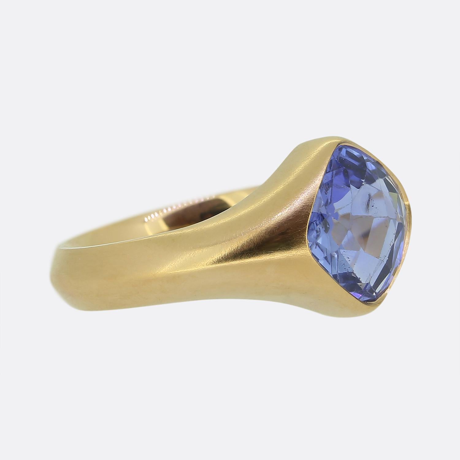 Taille coussin antique 5.46 Bague solitaire en saphir de Ceylan en vente