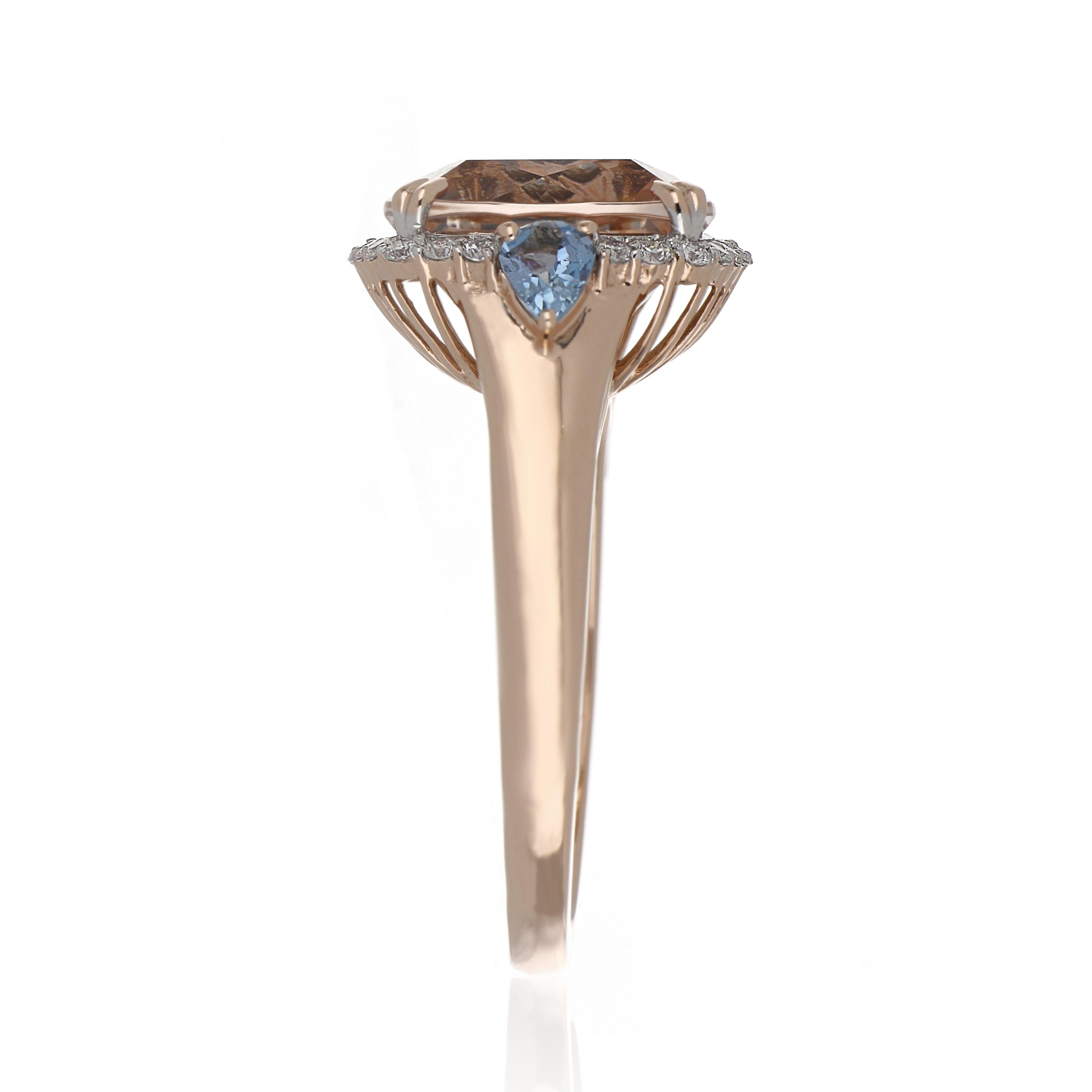 5.46 Carat Total Morganite and Aquamarine Ring with Diamonds in 14 Karat Gold In New Condition In JAIPUR, IN