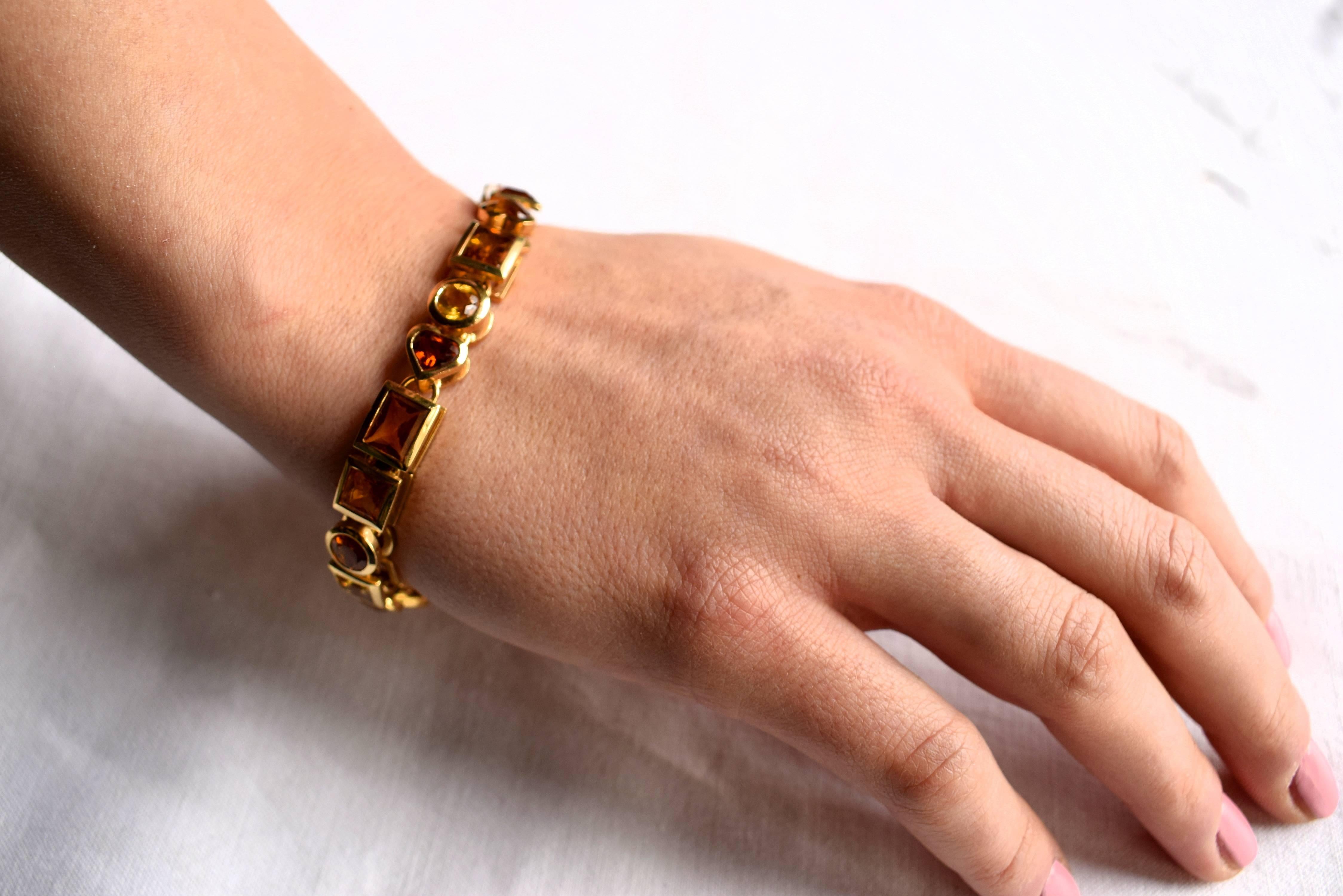 Thomas Leyser est réputé pour ses créations de bijoux contemporains utilisant des pierres précieuses fines. 

Ce collier en or rose 18 carats (76gr.) est serti de 42 Citrines de qualité supérieure de différentes formes 35,91cts. Longueur : 40