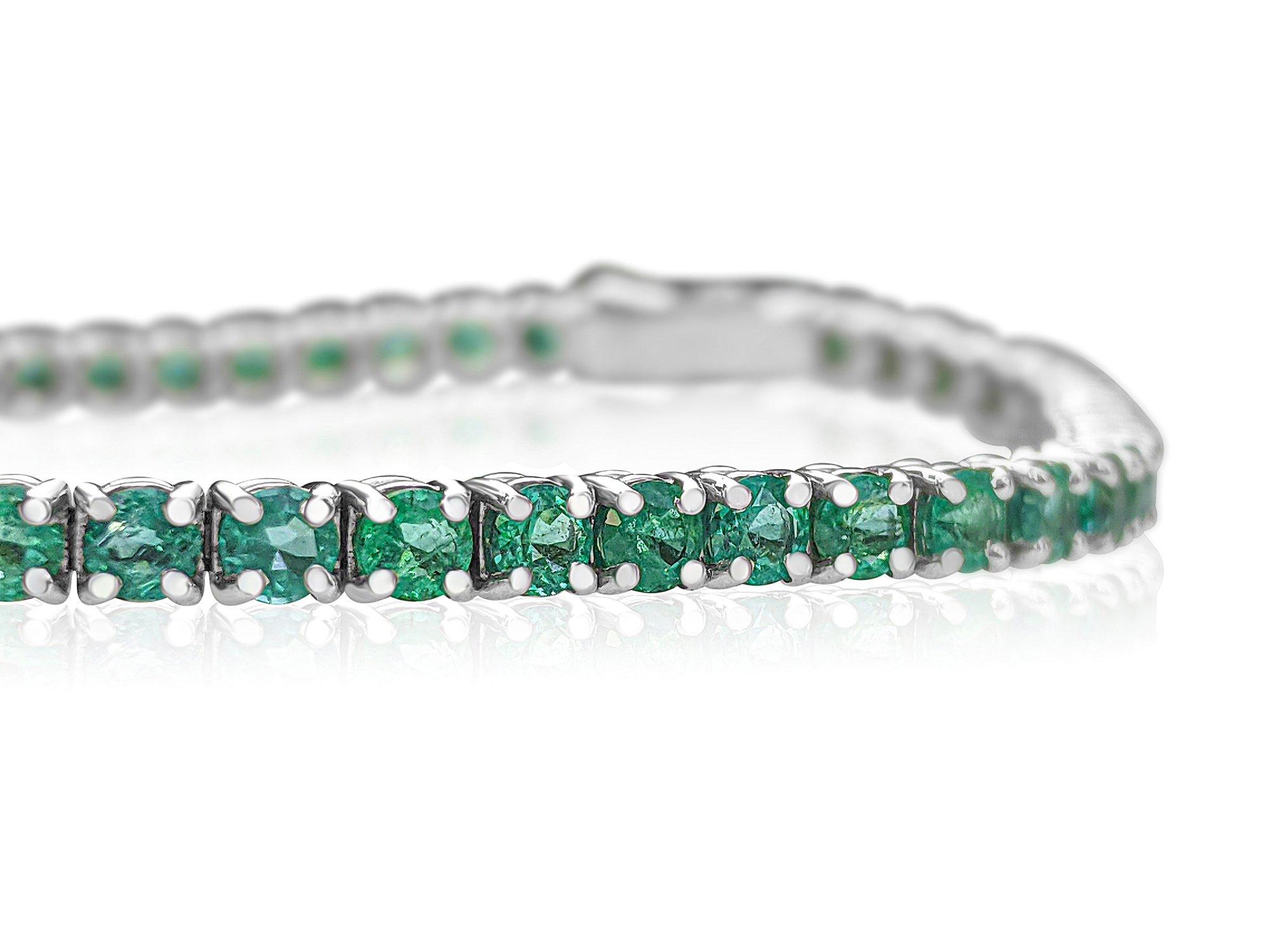 ** In Hong Kong and the USA the VAT is 0%.

A truly one of a kind natural emerald bracelet, set with 62 Round Mixed Cut stones of 5.47 total carat weight!
The bracelet will stand out in any occasion and is a wonderful gift for yourself or your loved