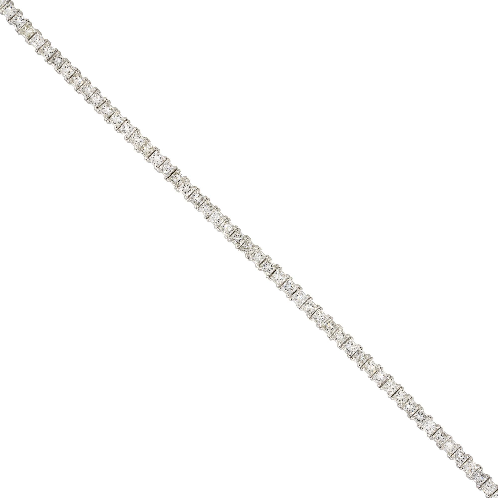 Bracelet tennis en or 14 carats avec diamants taille princesse de 5,47 carats Excellent état - En vente à Boca Raton, FL