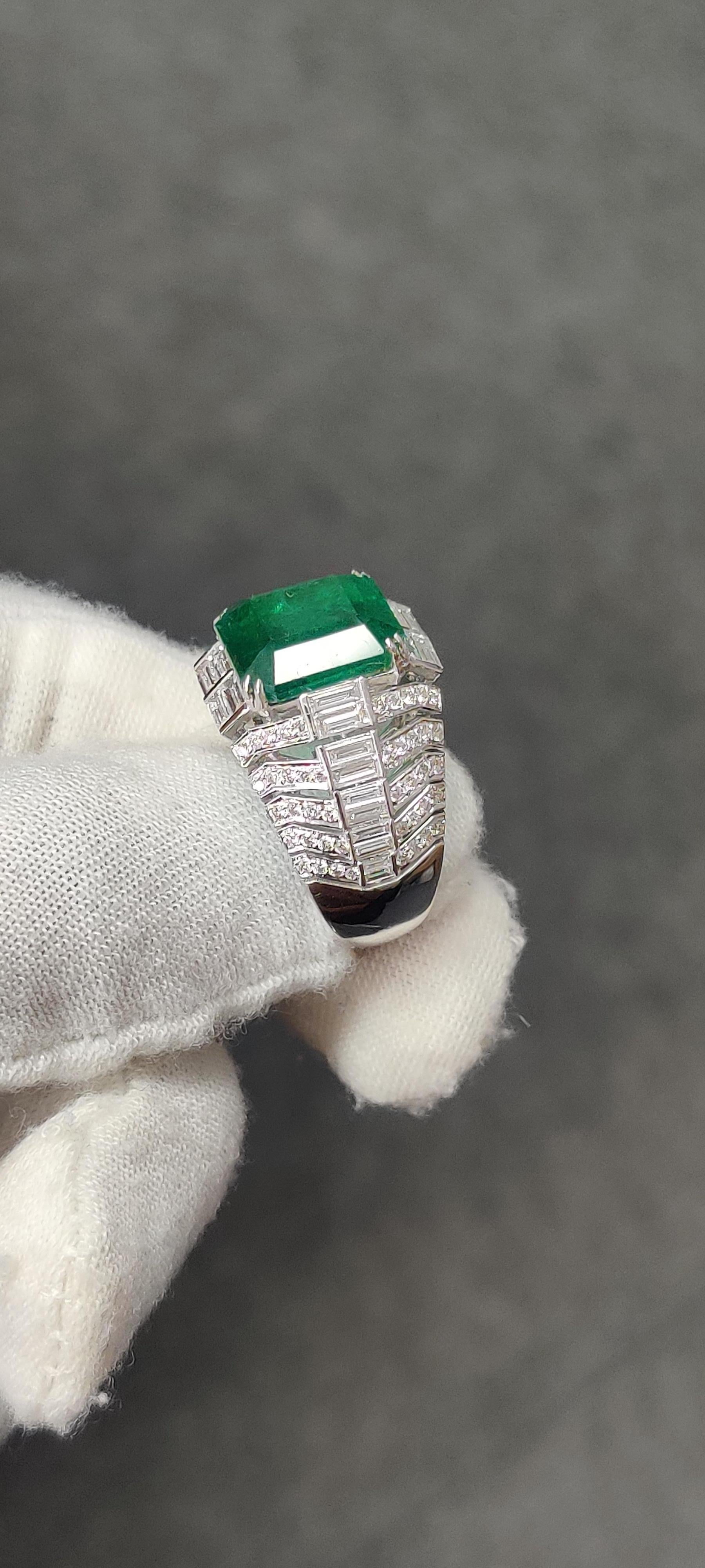 Men's 5.47 Carat Zambian Emerald in 18k White Gold Ring For Sale 5