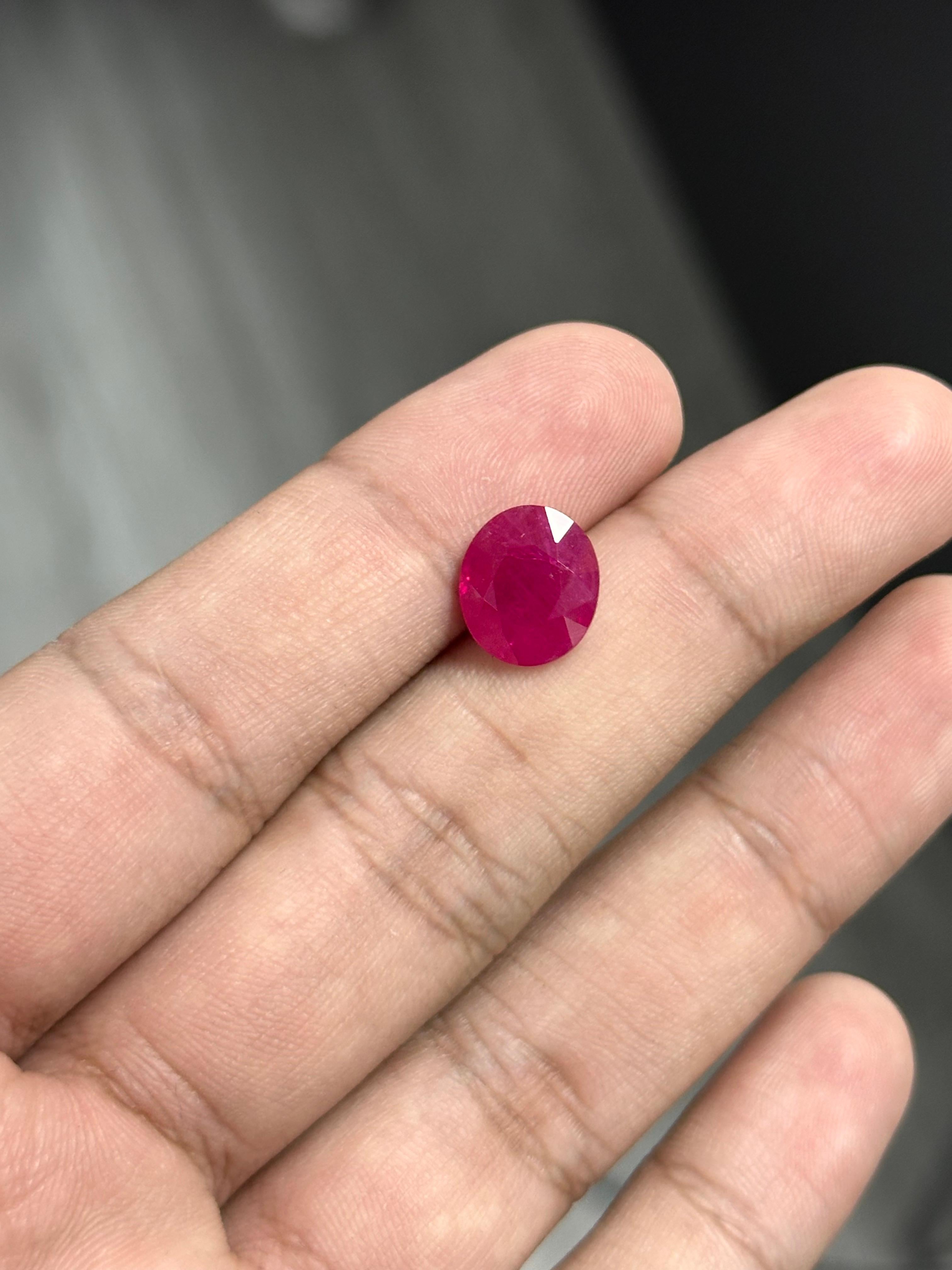da uomo o donna 5.48 Carat Oval-shaped Burma Ruby in vendita