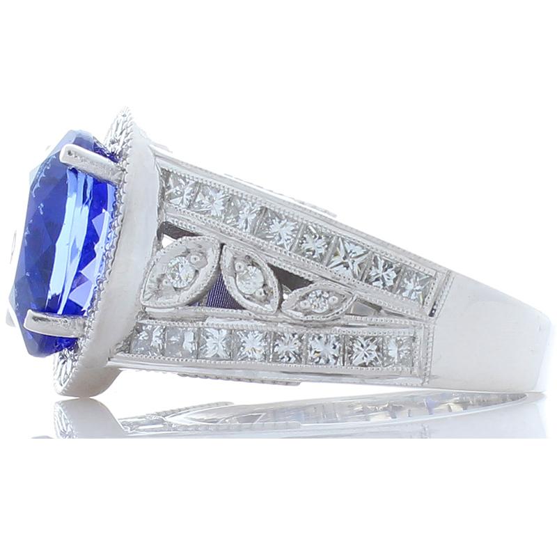 5.48 Carat Oval Tanzanite and Diamond Cocktail Ring in 18 Karat White Gold In New Condition In Chicago, IL