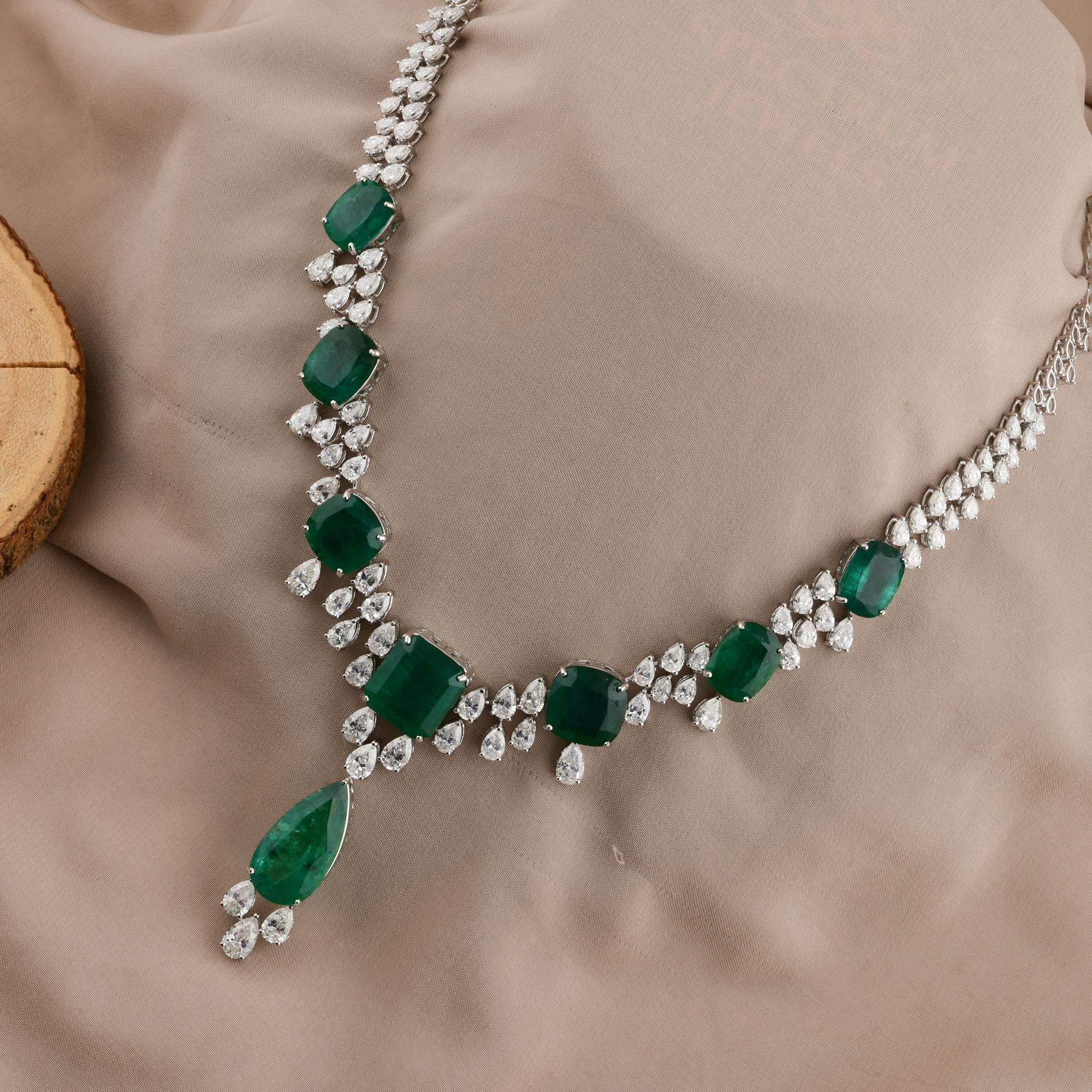 54,8 carati di smeraldo dello Zambia 16,90 carati di diamanti SI/H Collana in oro bianco 18 carati in vendita 1
