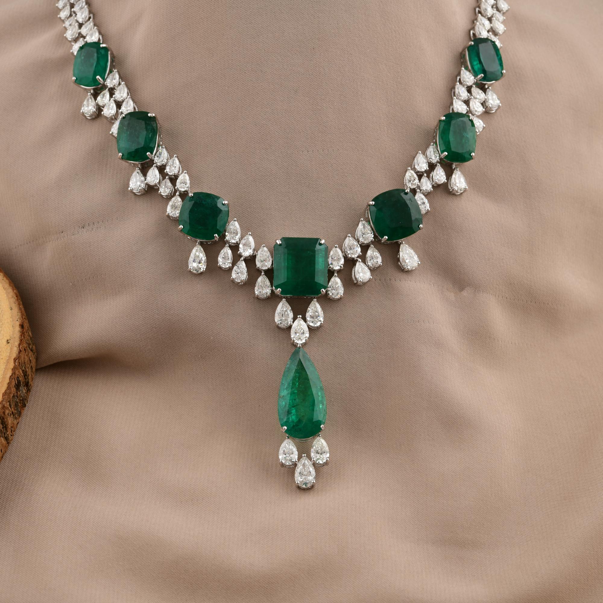 54,8 carati di smeraldo dello Zambia 16,90 carati di diamanti SI/H Collana in oro bianco 18 carati in vendita 2