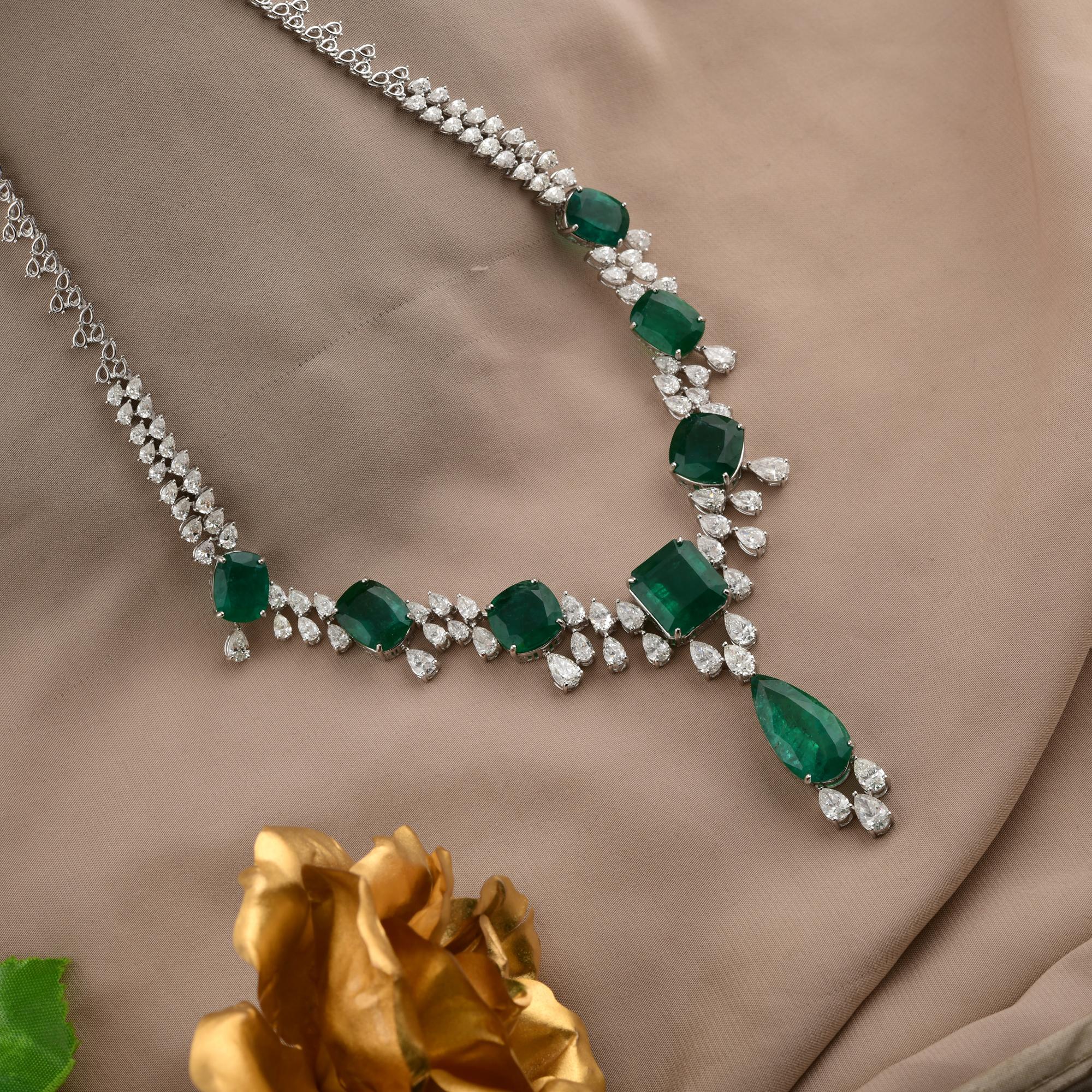 54,8 carati di smeraldo dello Zambia 16,90 carati di diamanti SI/H Collana in oro bianco 18 carati in vendita 3