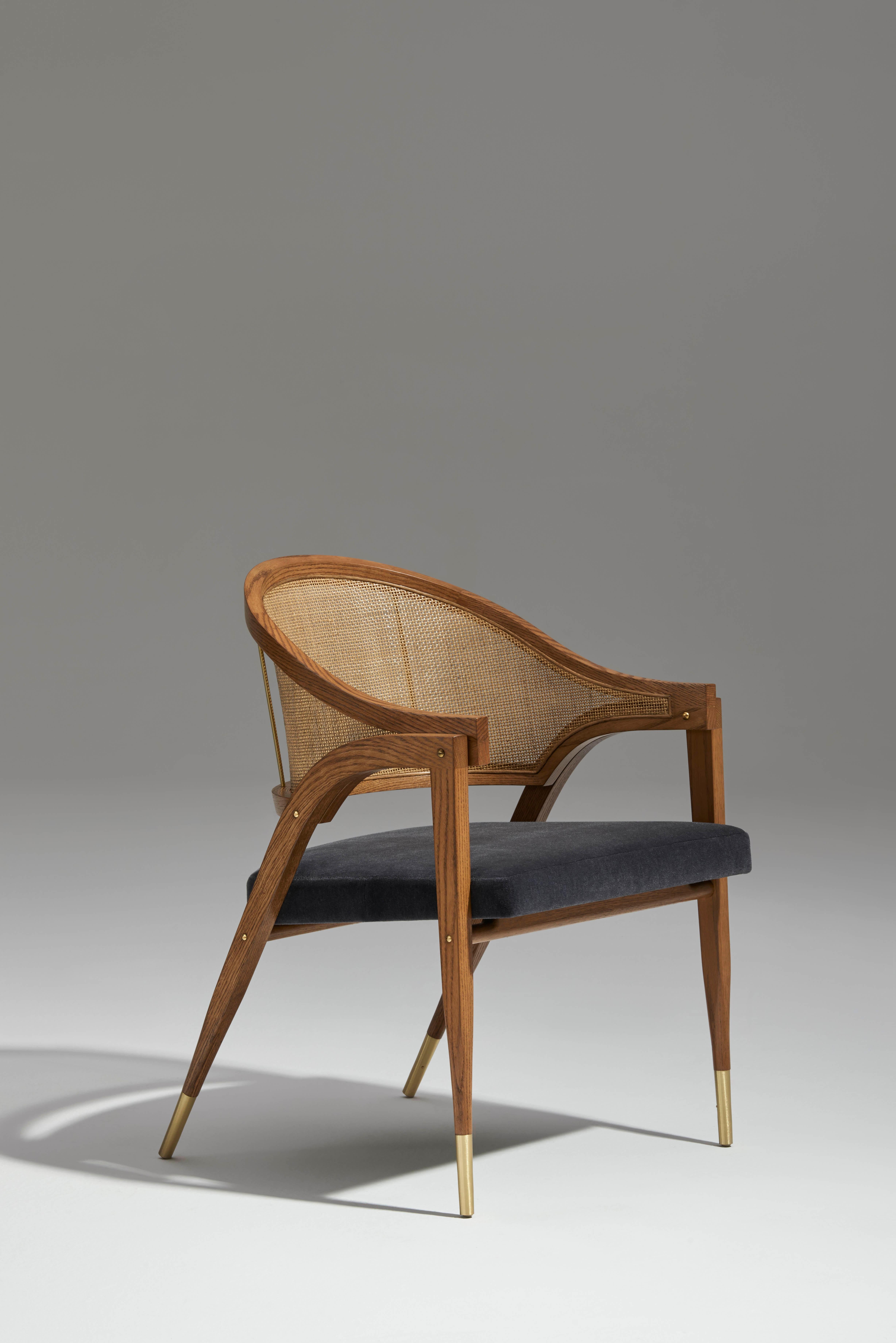 Ein Stuhl ist eine Auseinandersetzung darüber, wie man sitzt - und im weiteren Sinne, wie man lebt. Der Captain's Chair von Edward Wormley zeigt mit unaufdringlicher Eloquenz, dass die amerikanische Möbeltradition die Raffinesse der Gegenwart prägen