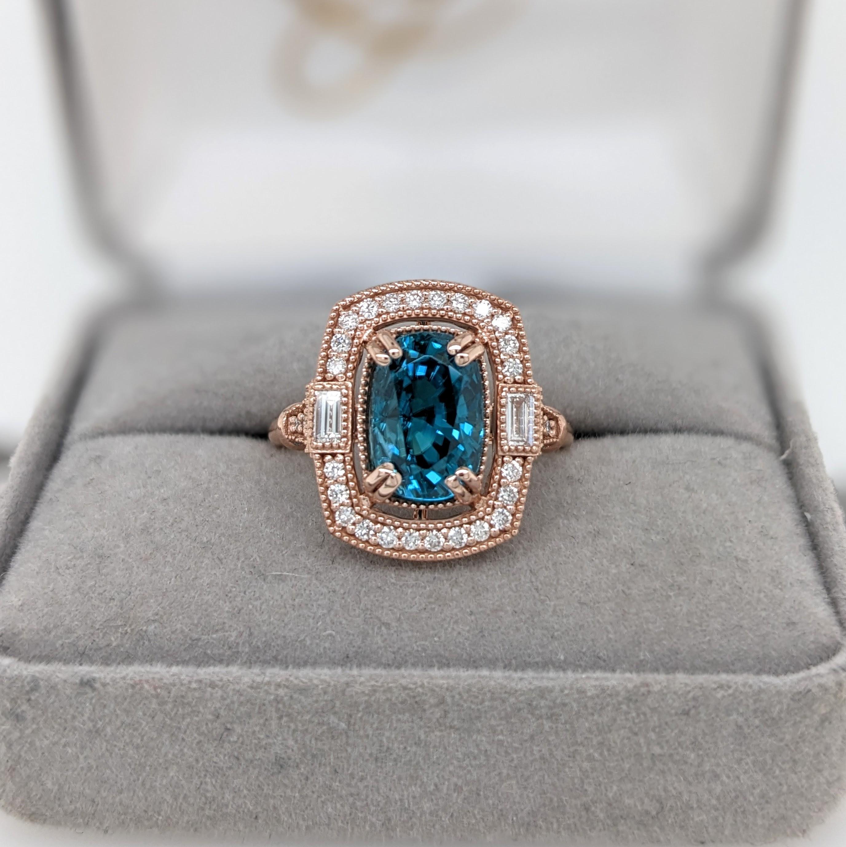 Taille coussin Bague avec zircon bleu de 5,4 carats et diamants extraits de la terre en or rose massif 14 carats CU 10 x 7 mm en vente