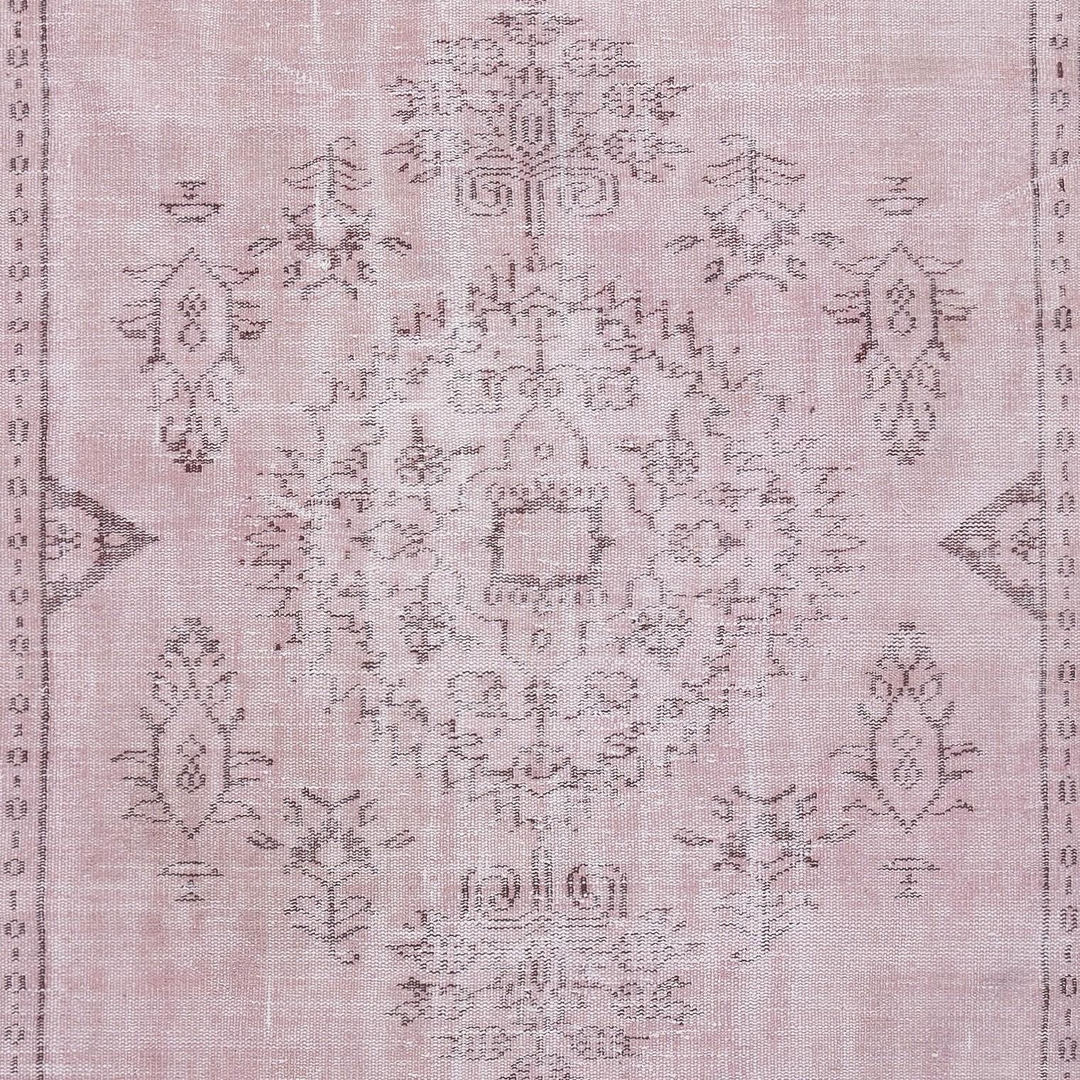Annodato a mano Tappeto moderno 5.4x10 Ft in rosa chiaro, tessuto e annodato a mano in Turchia in vendita