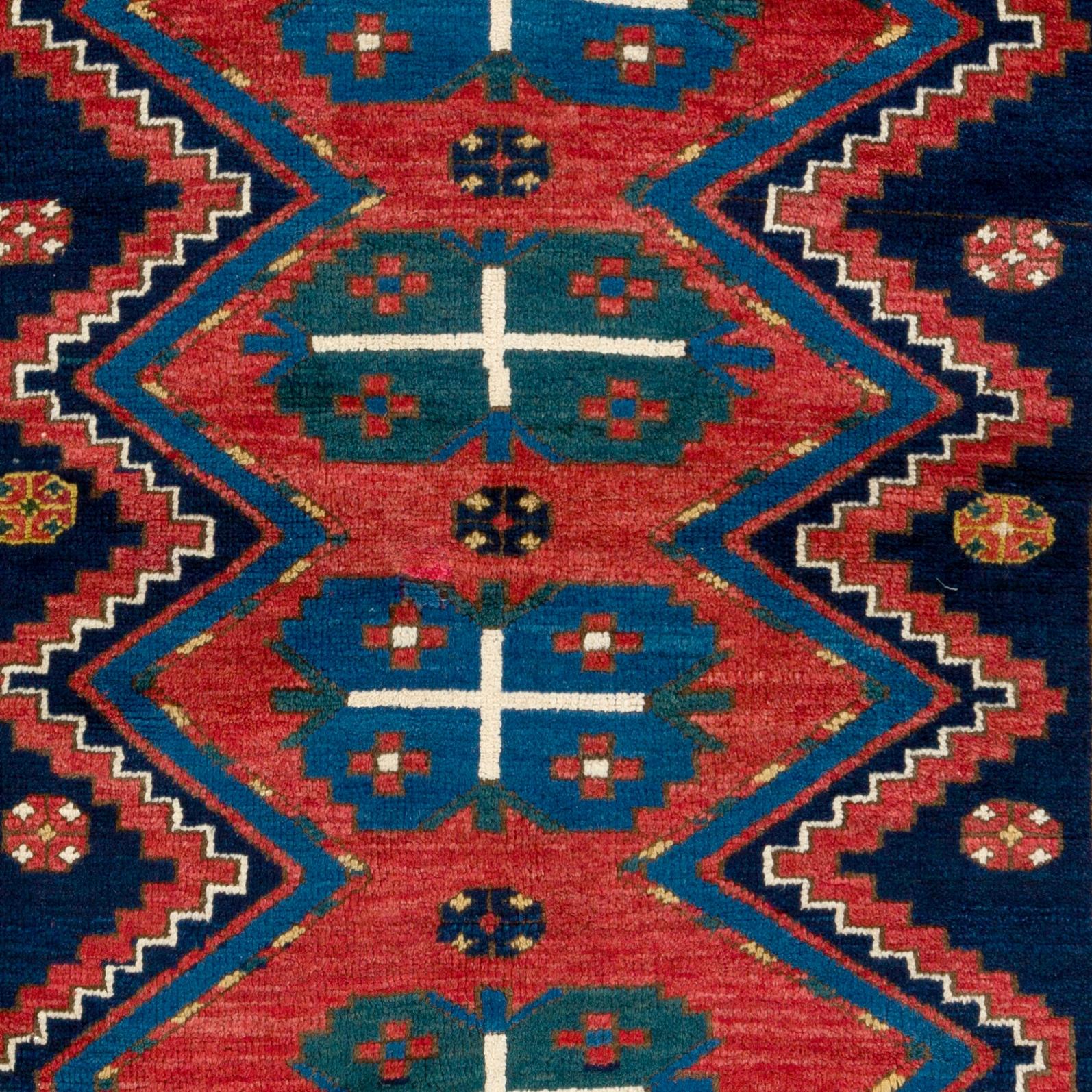Antiker kaukasischer Kazak-Teppich mit 5,4x7 Fuß, um 1900, Original (Kasachisch) im Angebot