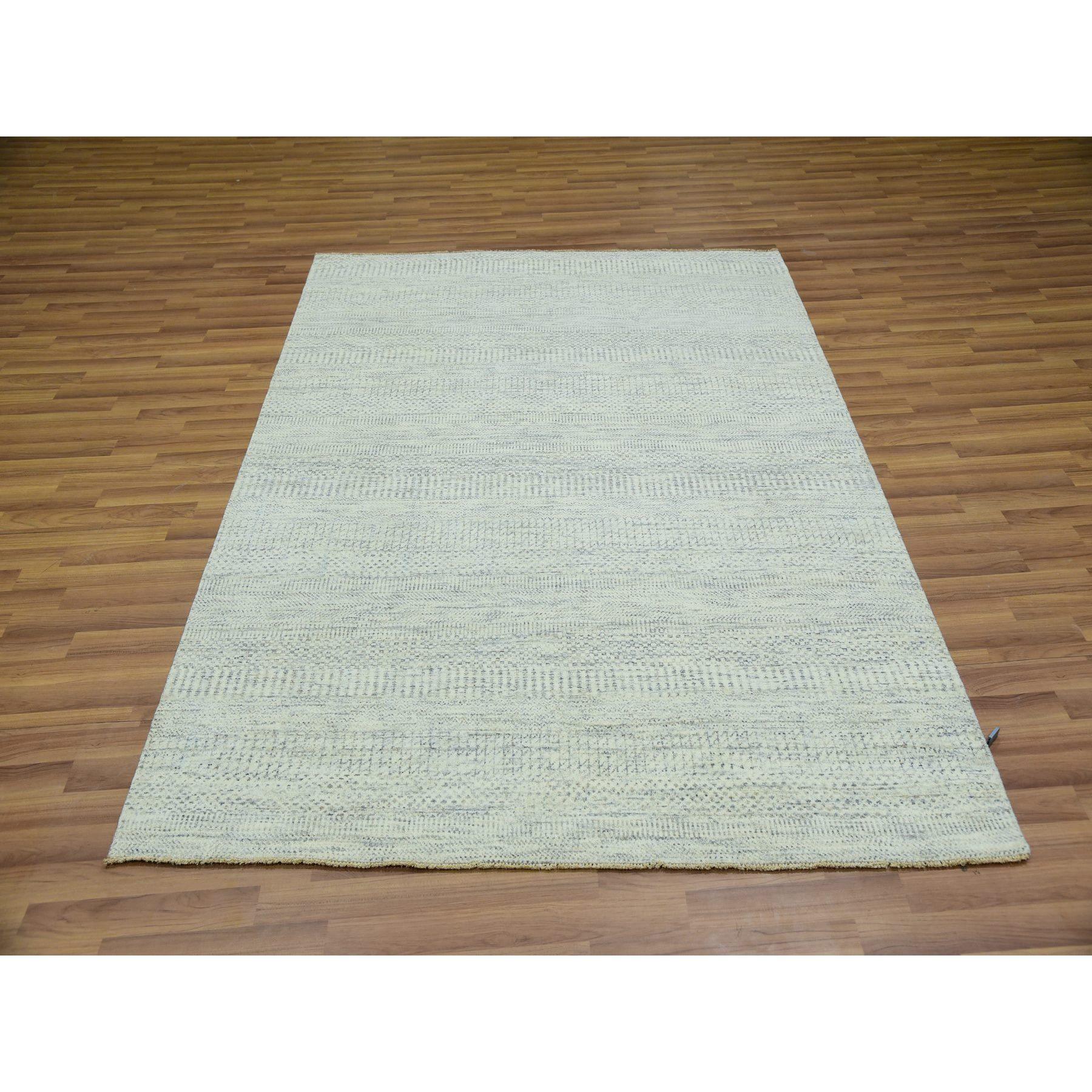 This is a truly genuine one-of-a-kind Modern Grass Design, Pure Wool, Tone on Tone, Hand Knotted, Oriental Rug. It has been Knotted for months and months in the centuries-old weaving craftsmanship techniques by artisans.
Primary materials: