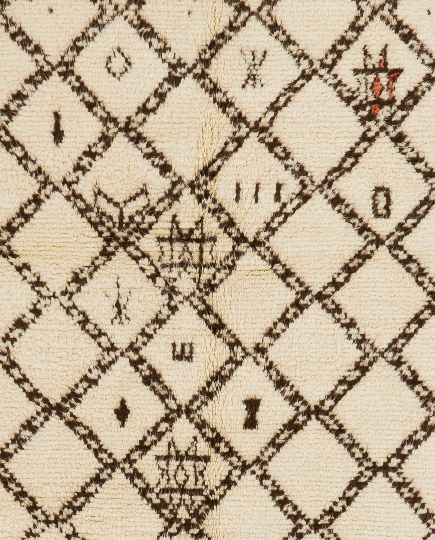 Handgefertigter marokkanischer Tulu-Teppich, 5,4x7,8 Fuß, aus natürlicher Wolle, Sonderanfertigung (Skandinavische Moderne) im Angebot