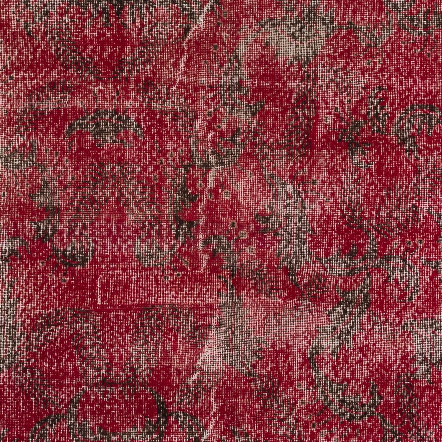 Roter türkischer 5,4x8 Ft Mid-Century Modern-Teppich entworfen von Zeki Muren (Moderne der Mitte des Jahrhunderts) im Angebot