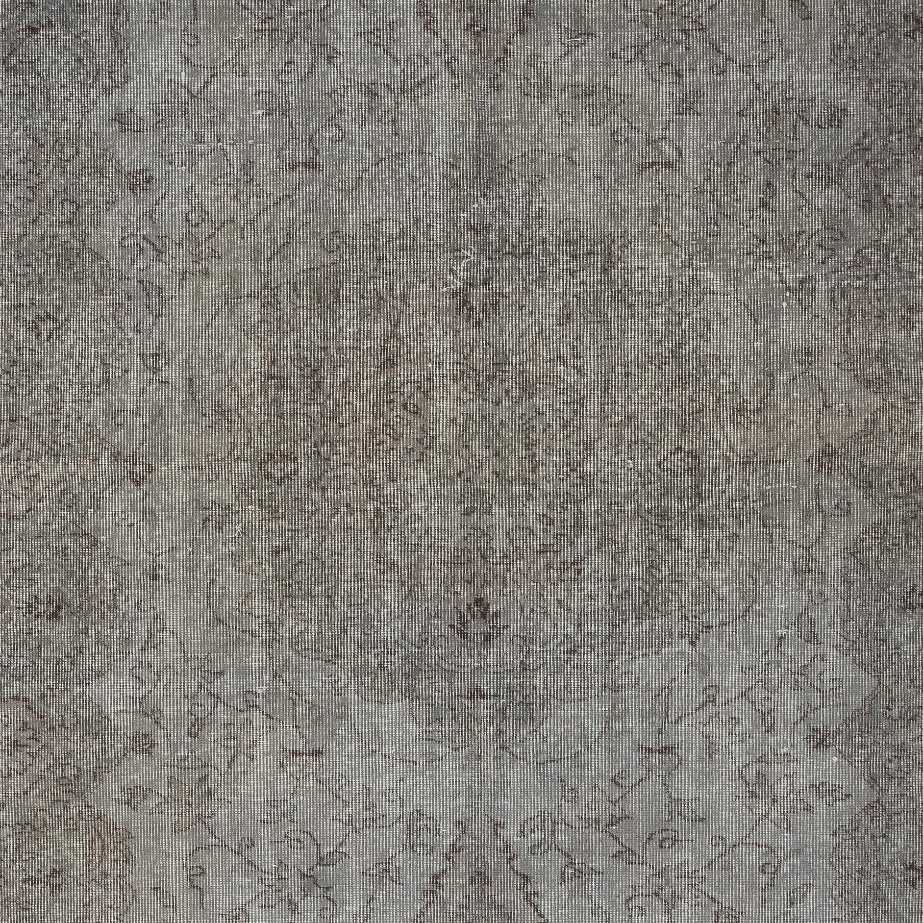 5.4x8.4 Ft Gray Overdyed Vintage Rug für moderne Innenräume. Handgefertigt in der Türkei (Türkisch) im Angebot