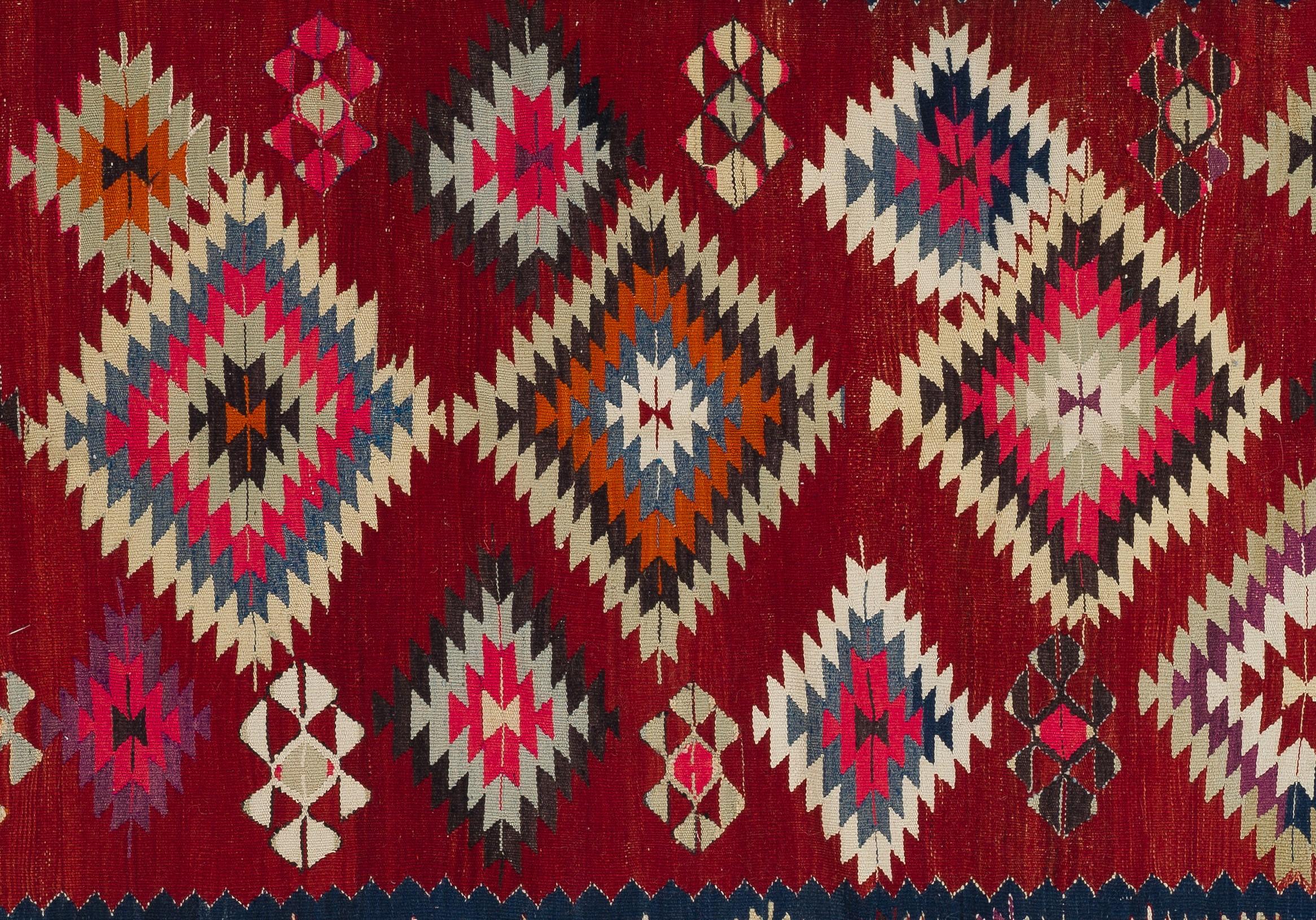 5.4x8.5 ft Hand Woven Turkish Kilim Rug with Geometric Design in Red and Indigo In Good Condition For Sale In Philadelphia, PA