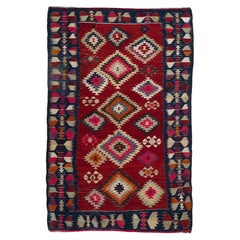Handgewebter türkischer Kelim-Teppich mit geometrischem Design in Rot und Indigo, 5,4x8,5 Fuß