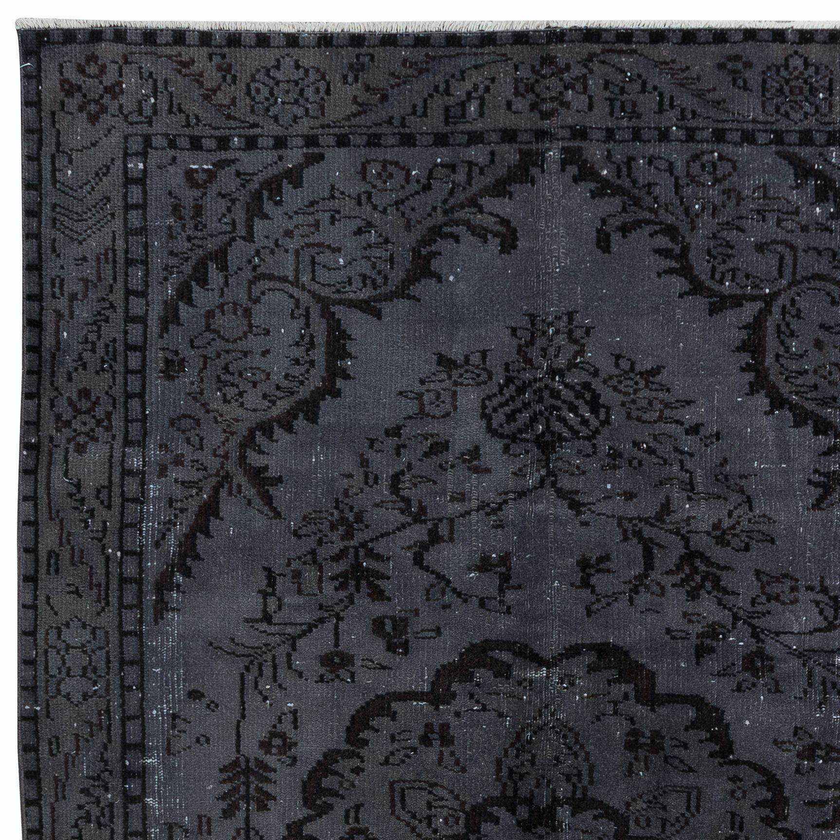 5.4x8.7 Ft Handmade Turkish Rug in Dark Gray, Great 4 Modern Interiors In Good Condition For Sale In Philadelphia, PA