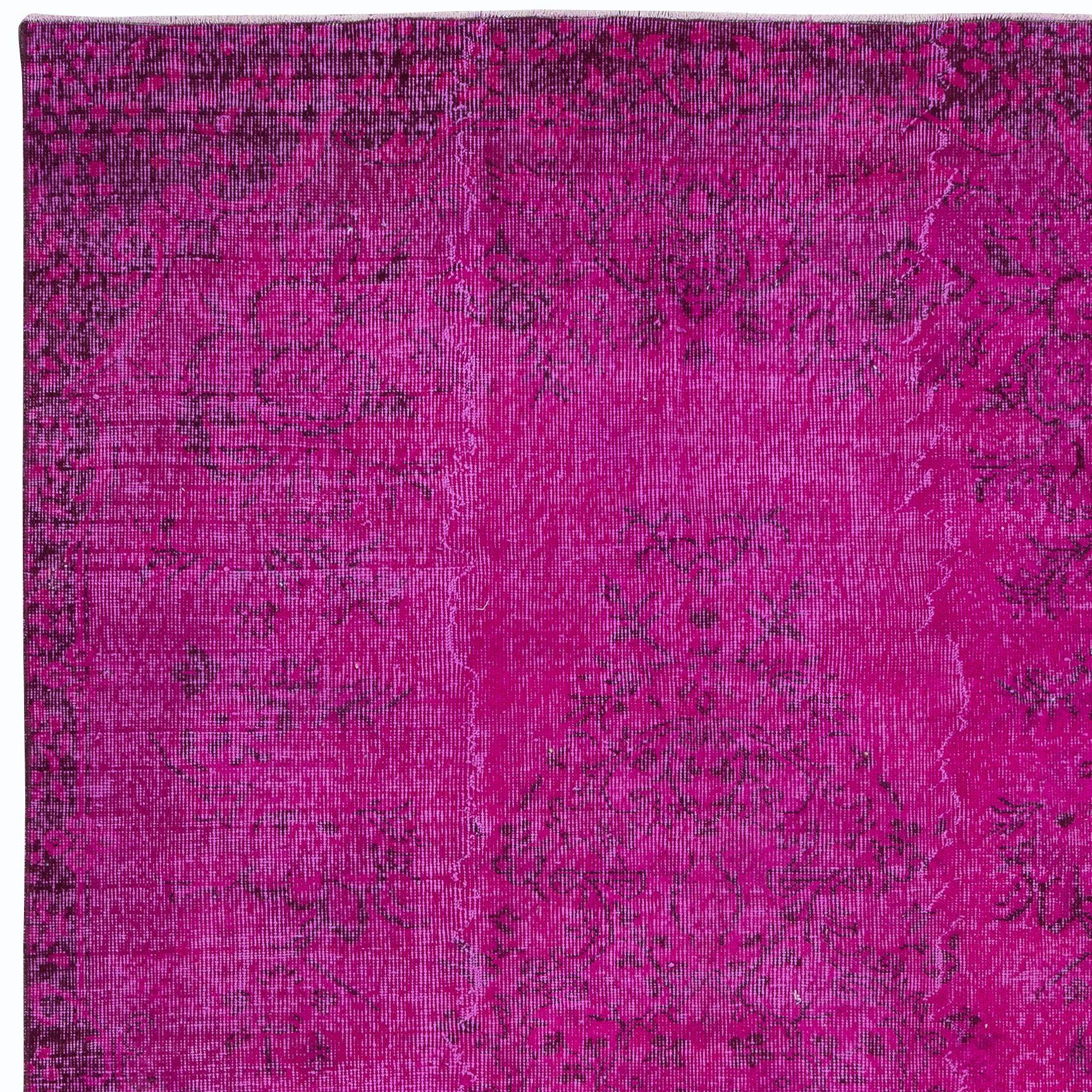 Turc 5.4x8.7 Ft Hot Pink Anatolian Area Rug with Medallion, Modern Handmade Carpet (tapis moderne fait à la main) en vente