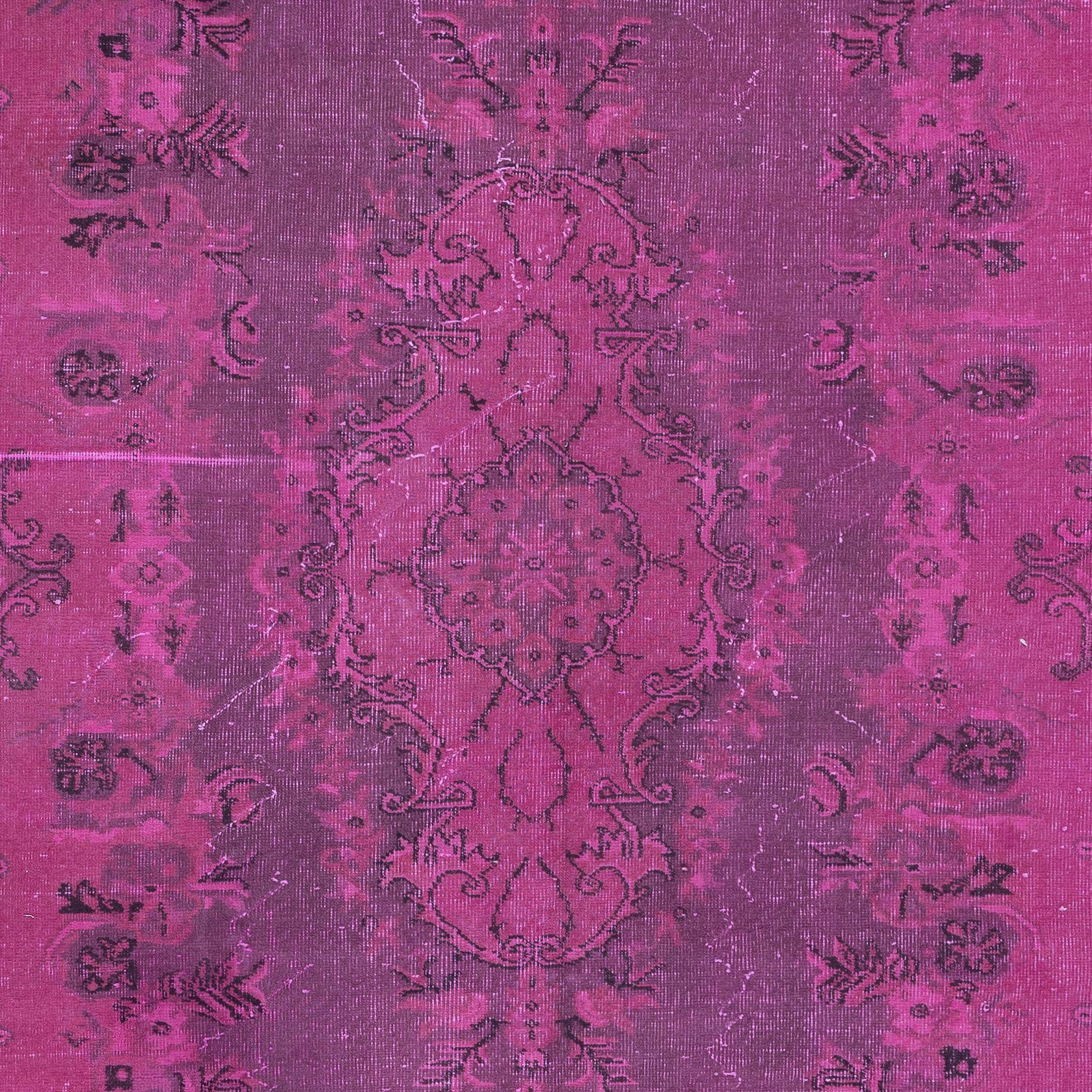 Noué à la main 5.4x8.7 Ft Pink Handmade Modern Rug, Turkish Living Room Carpet with Medallion (tapis de salon turc avec médaillon) en vente