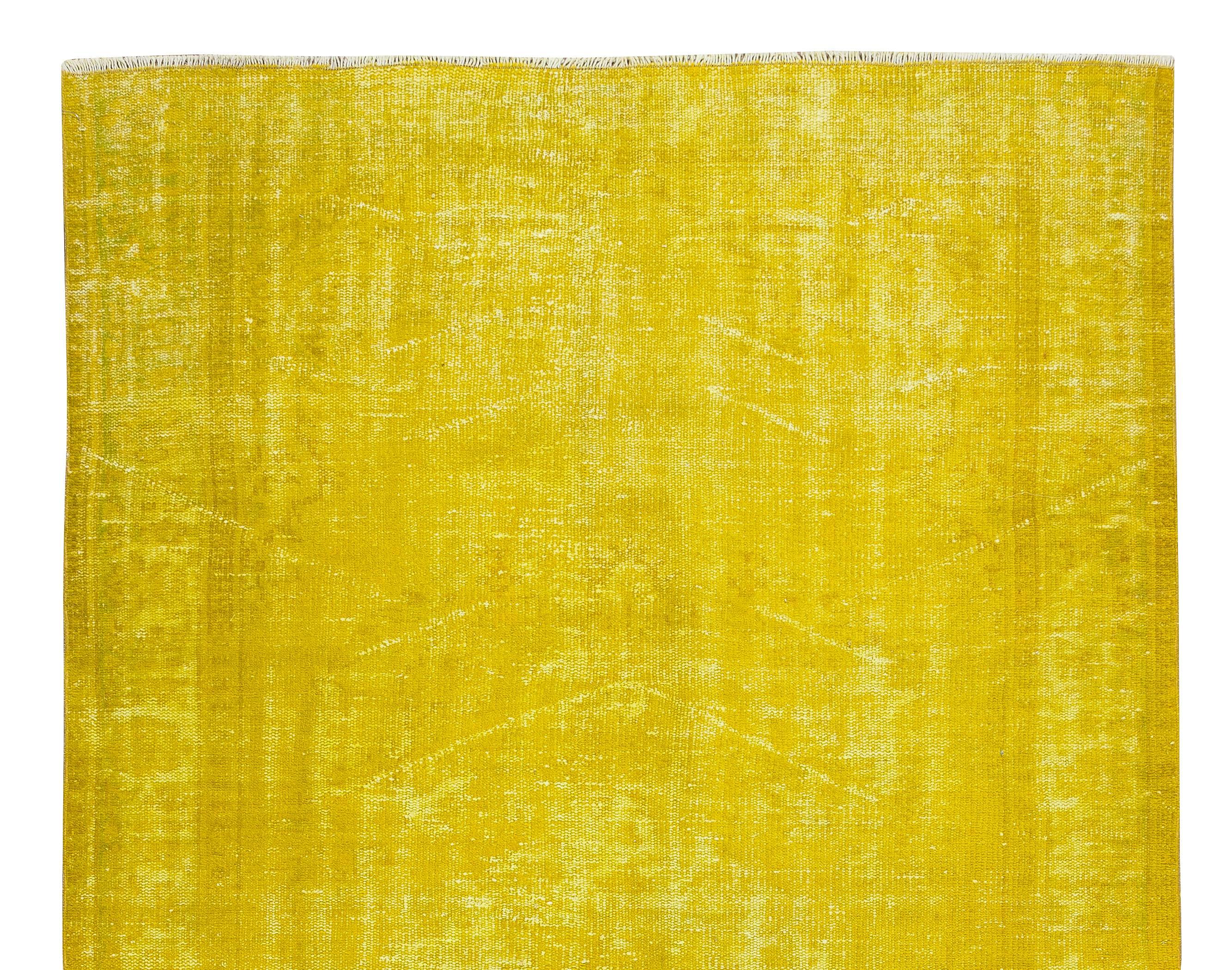 5.4x8.7 Ft Contemporary Hand Knotted Türkische Wolle Bereich Teppich in Plain Gelb (Handgeknüpft) im Angebot