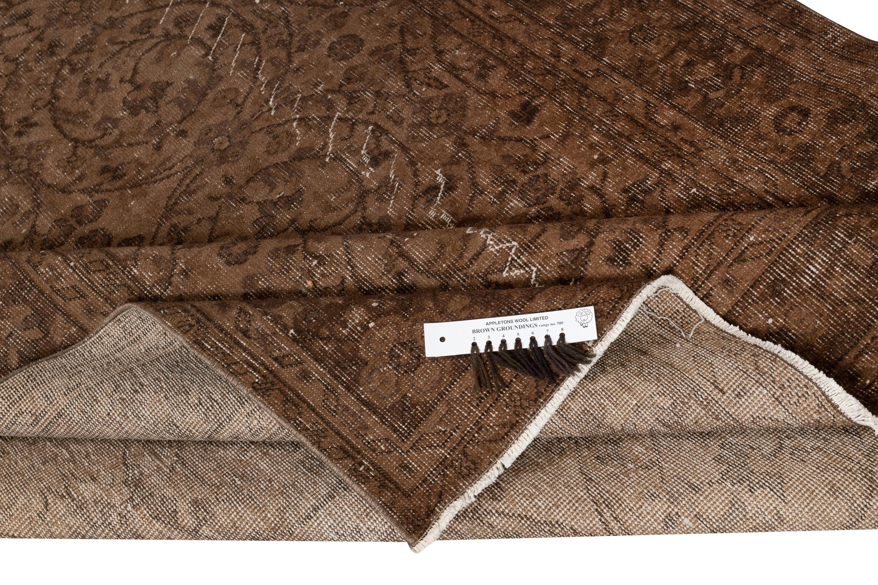 5.4x8.7 Ft Vintage Handmade Turkish Rug Overdyed in Braun für moderne Interieurs (Moderne) im Angebot