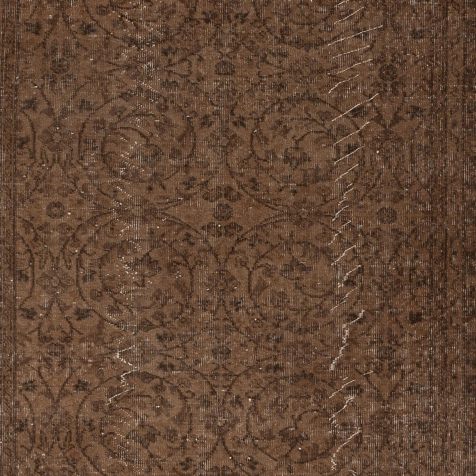 5.4x8.7 Ft Vintage Handmade Turkish Rug Overdyed in Braun für moderne Interieurs (Türkisch) im Angebot